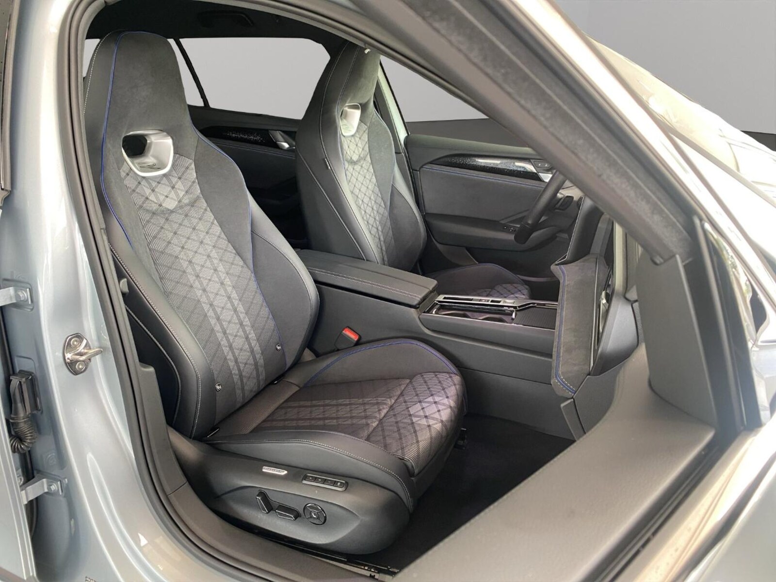 Volkswagen Passat – Bild 6