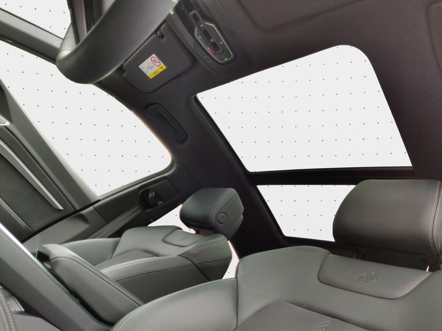 Image about Audi Q8 Sportback e-tron S line 55 e-tron quattro 300 kW
