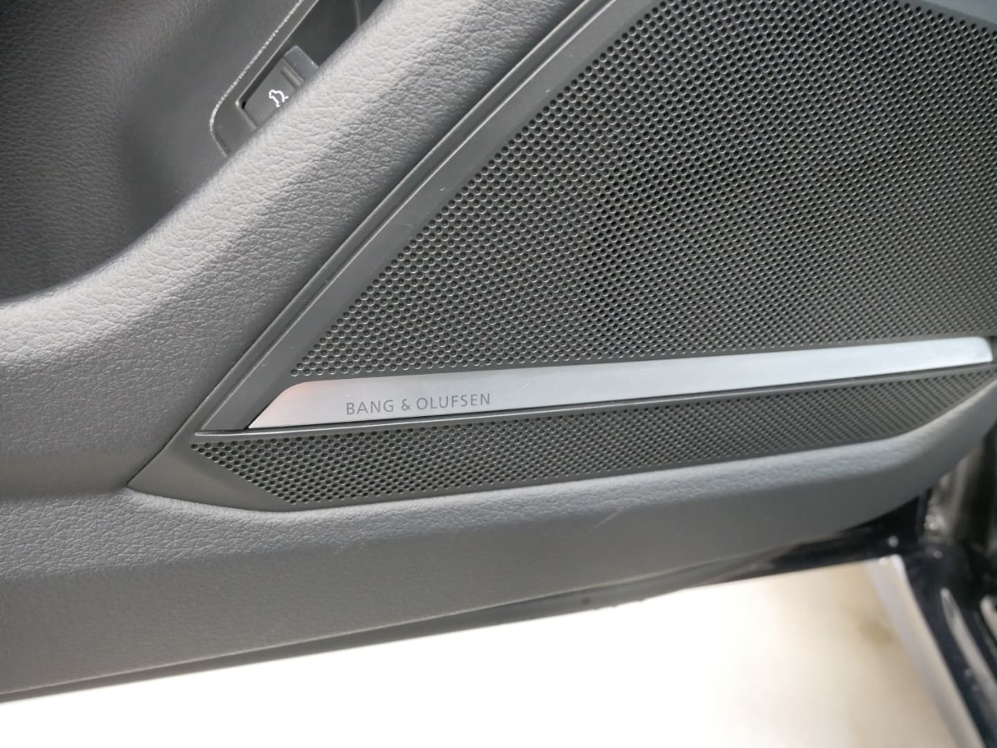 Bild über Audi S6 Avant TDI quattro tiptronic - für weitere Informationen kontaktieren Sie den Audi Partner