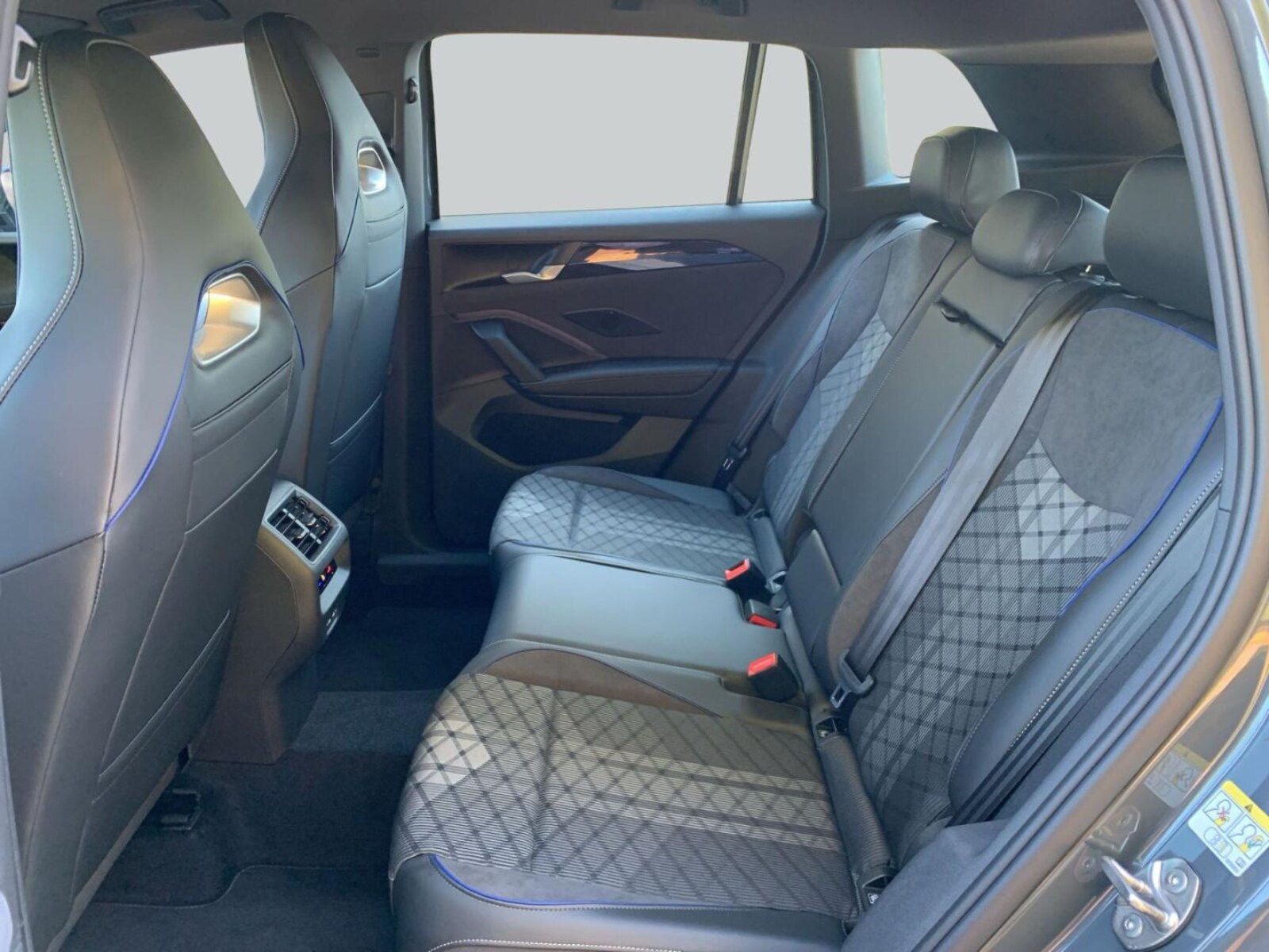 Volkswagen Tiguan – Bild 11