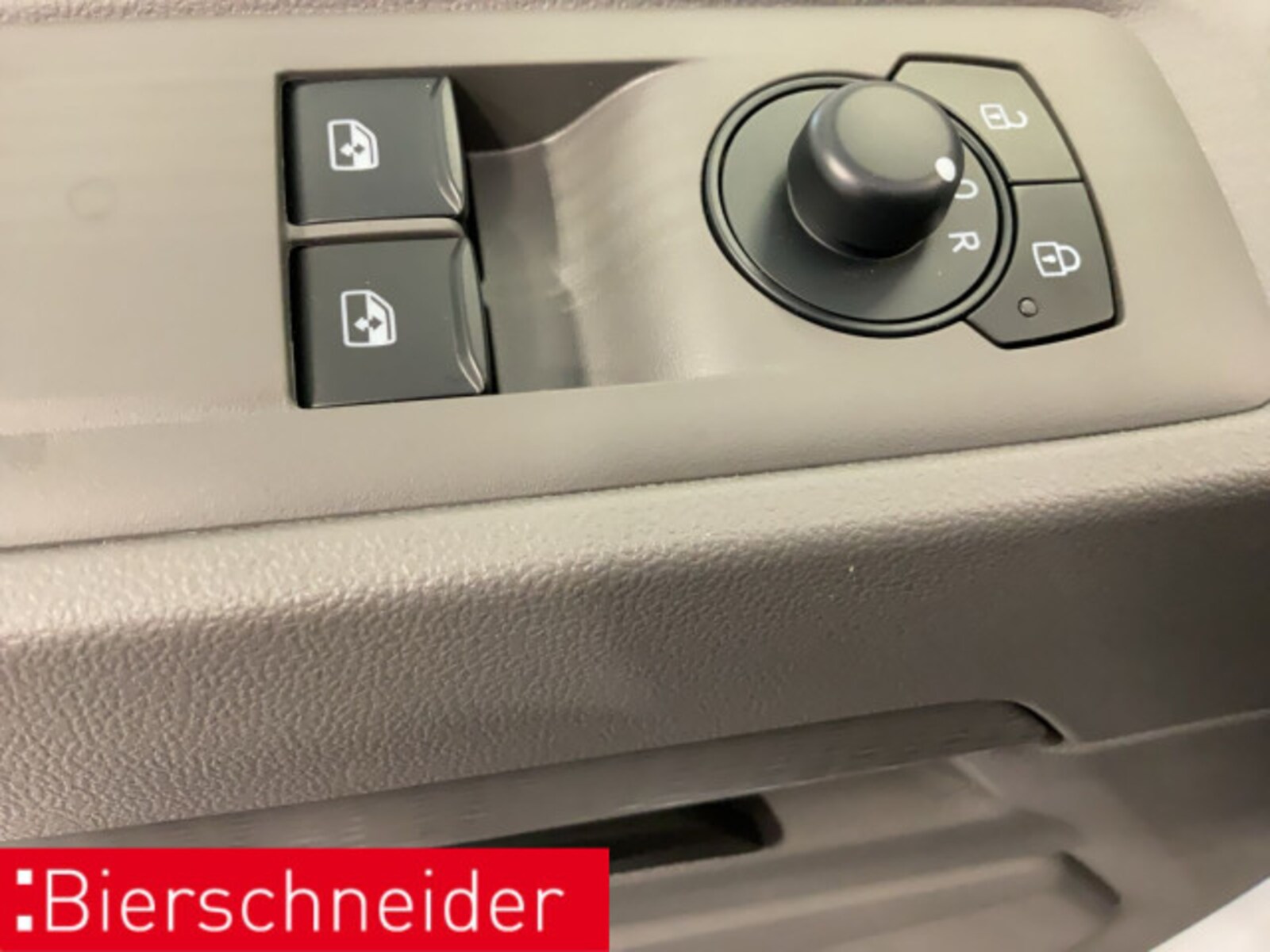 Volkswagen Transporter Kasten kurzer Radstand – Bild 9