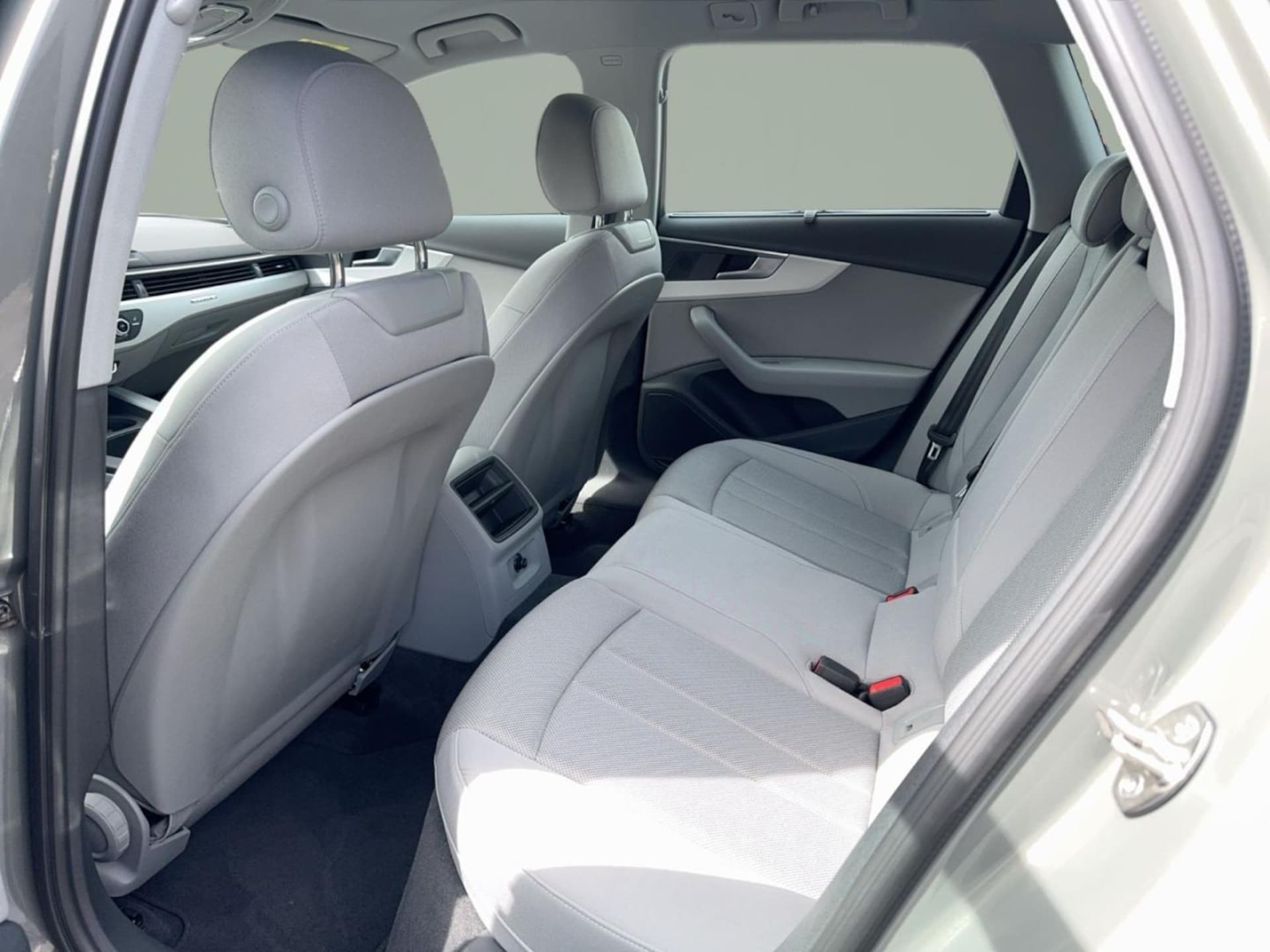 Audi A4 Avant S line