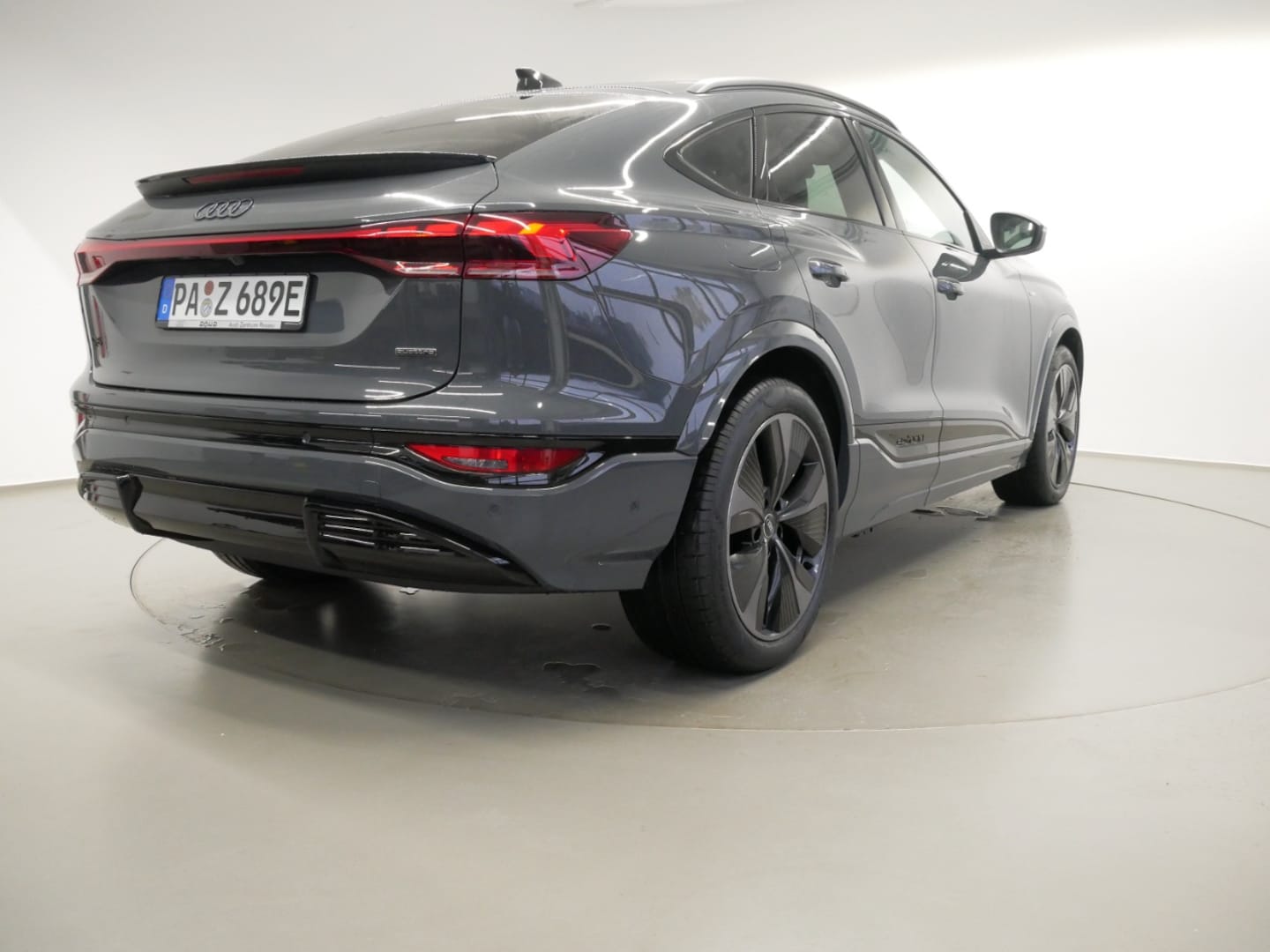 Bild über Audi Q6 Sportback e-tron e-tron quattro - für weitere Informationen kontaktieren Sie den Audi Partner