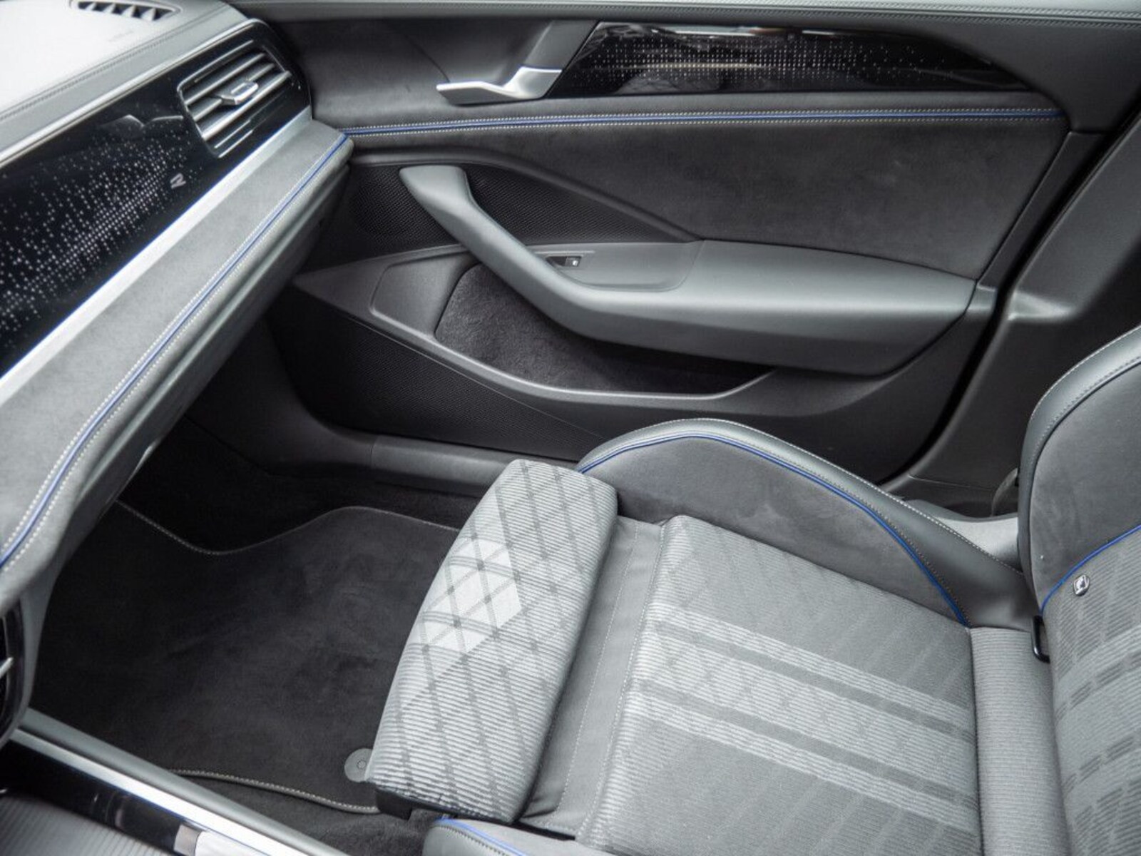 Volkswagen Passat – Bild 13