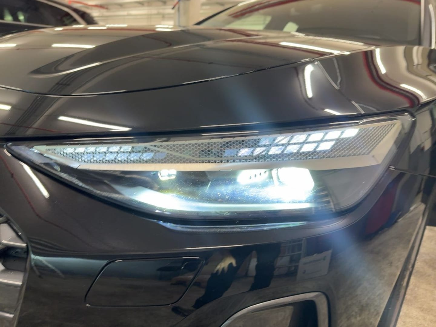 Bild über Audi A6 Avant e-hybrid e-hybrid quattro 220 kW S tronic - für weitere Informationen kontaktieren Sie den Audi Partner