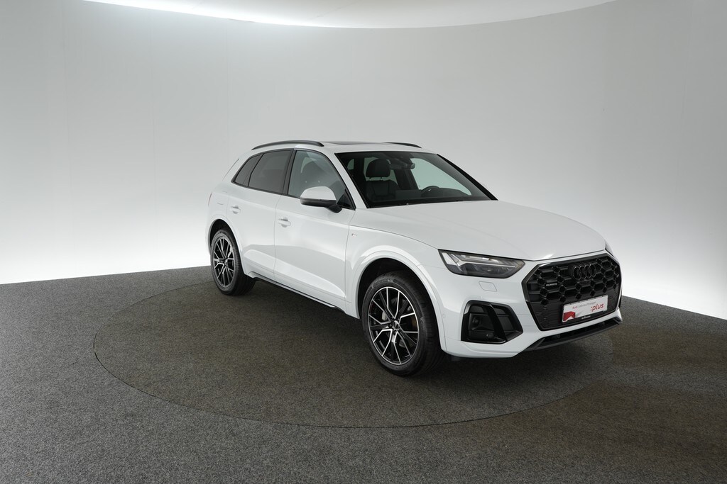 Image about Audi Q5 TFSI e S line 55 TFSI e quattro S tronic