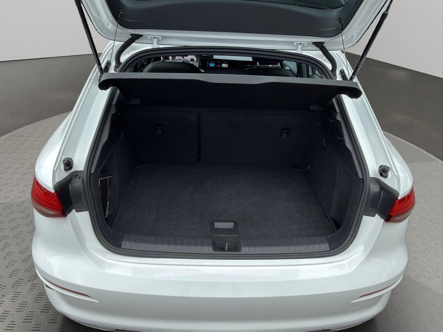 Bild über Audi A3 Sportback advanced 35 TDI S tronic - für weitere Informationen kontaktieren Sie den Audi Partner