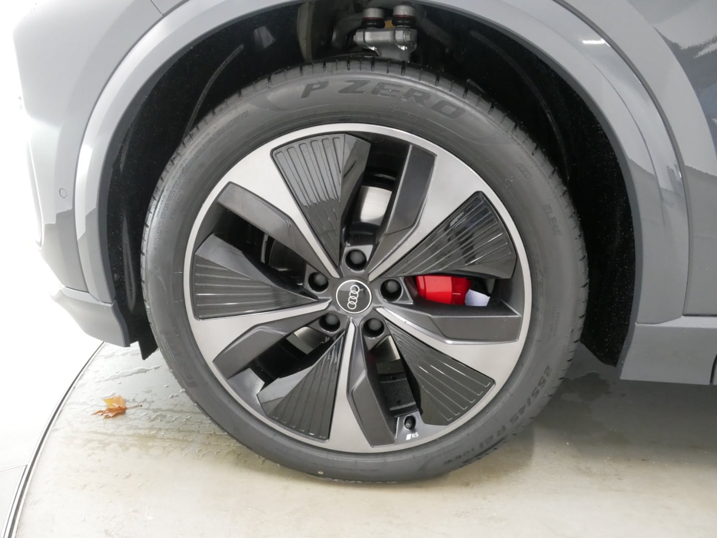 Bild über Audi Q6 Sportback e-tron e-tron quattro - für weitere Informationen kontaktieren Sie den Audi Partner