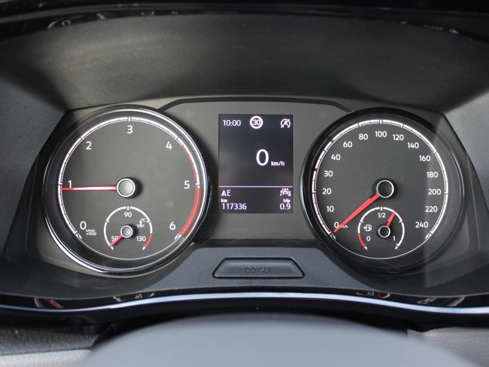 Volkswagen Caravelle 6.1 długi roztaw osi SE