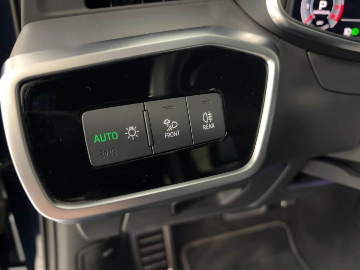 Bild über Audi A6 Avant sport 45 TFSI quattro S tronic - für weitere Informationen kontaktieren Sie den Audi Partner