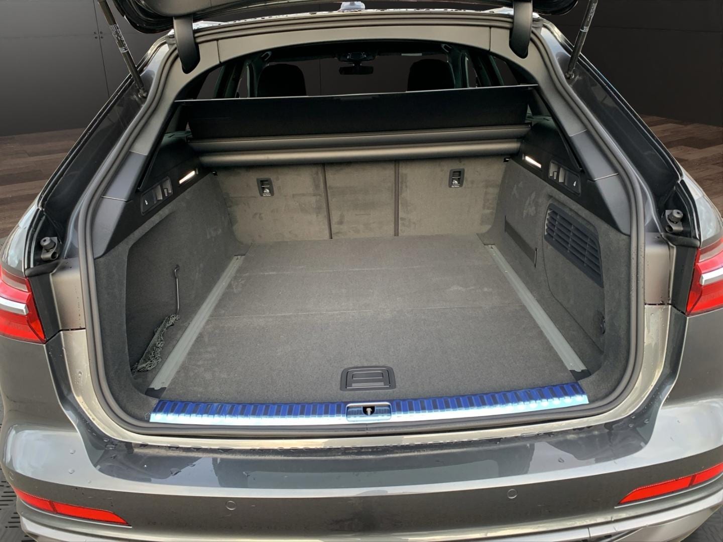 Bild über Audi A6 Avant S line 40 TDI S tronic - für weitere Informationen kontaktieren Sie den Audi Partner