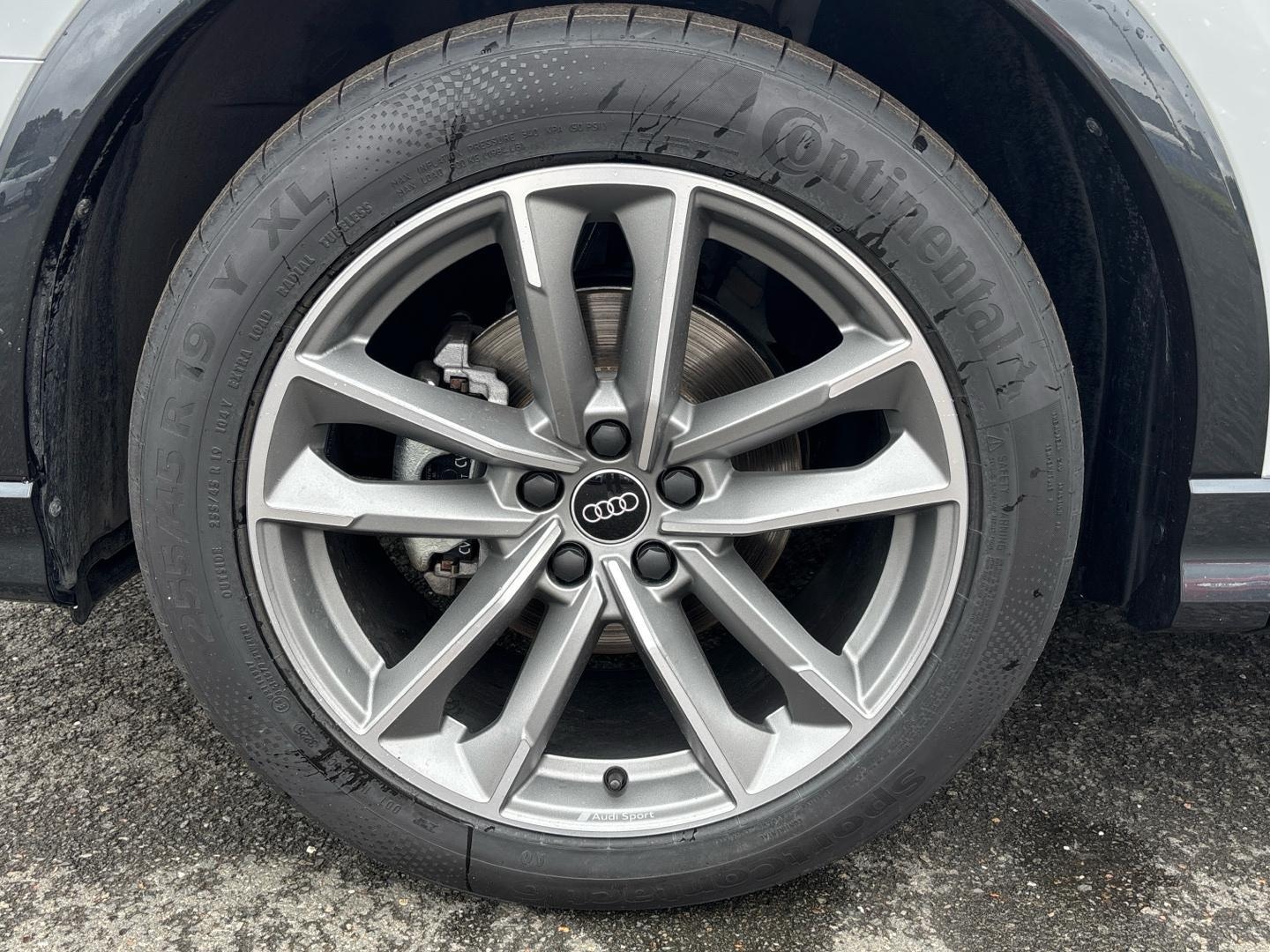Bild über Audi Q3 TFSI 110 kW S tronic - für weitere Informationen kontaktieren Sie den Audi Partner