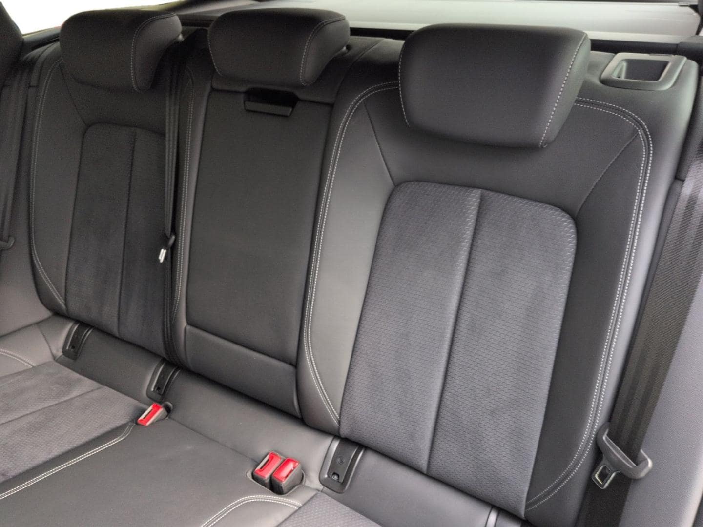 Bild über Audi S6 Avant TDI quattro tiptronic - für weitere Informationen kontaktieren Sie den Audi Partner
