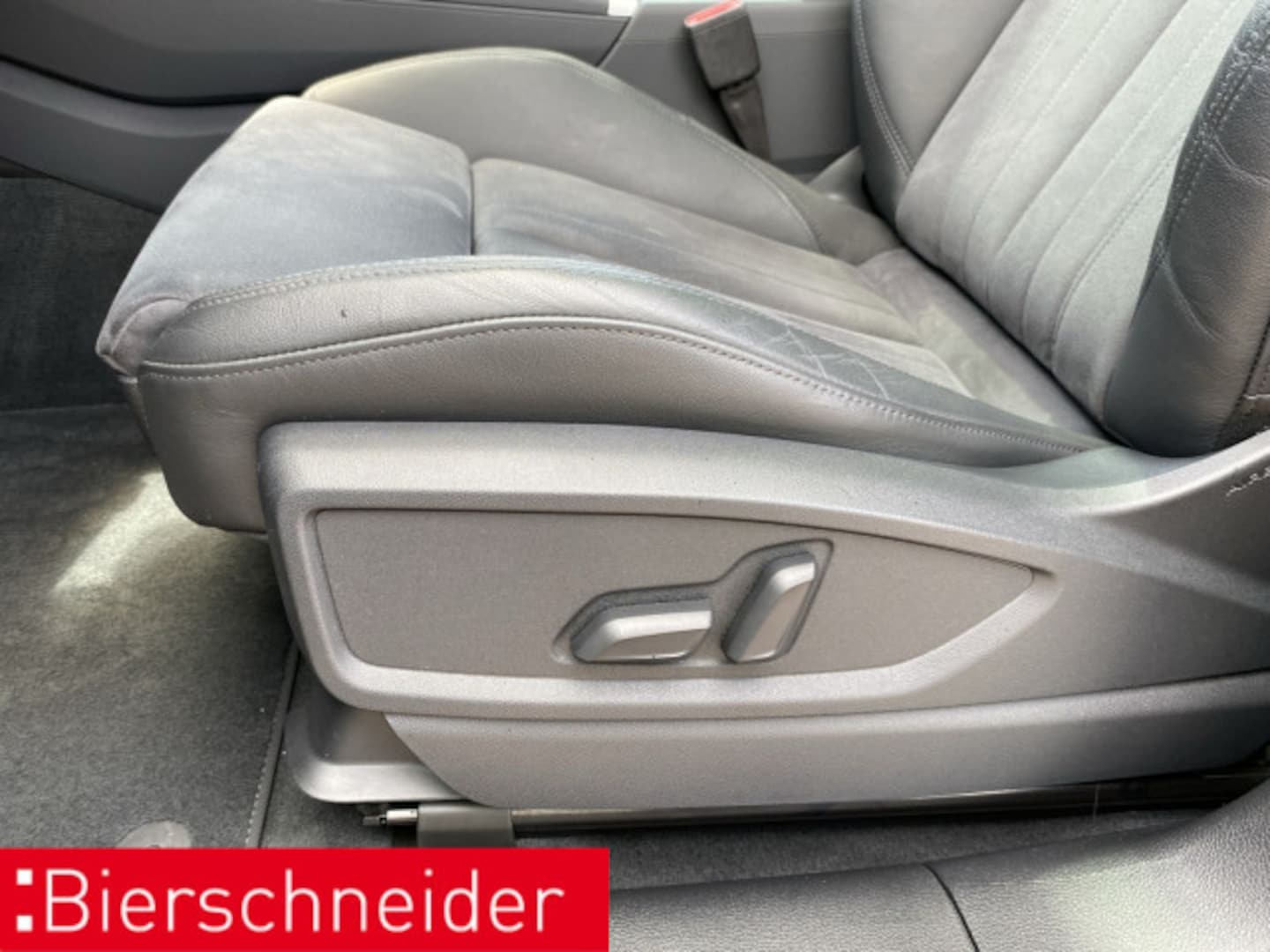 Bild über Audi Q5 Sportback 40 TDI quattro S tronic - für weitere Informationen kontaktieren Sie den Audi Partner