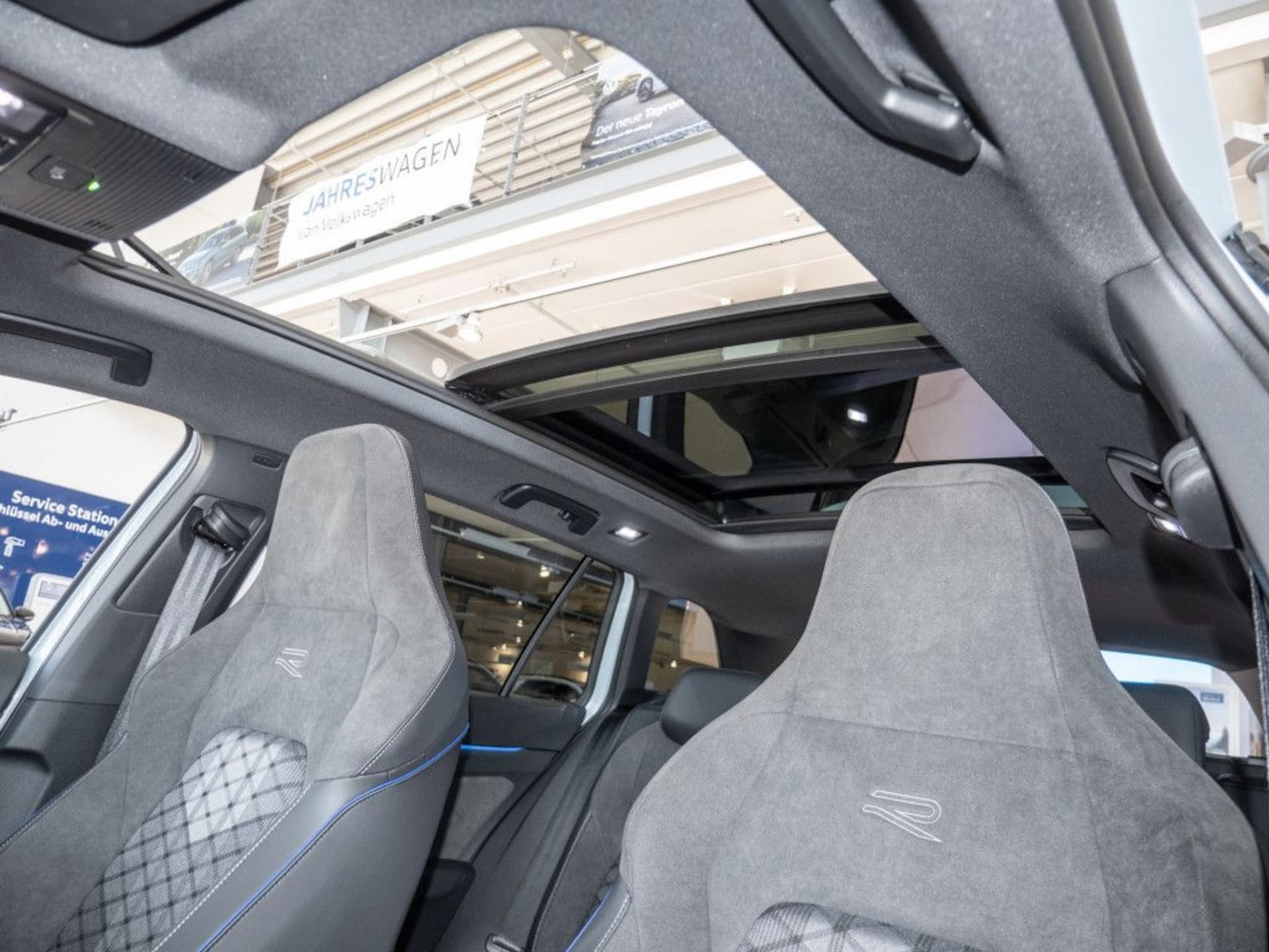 Volkswagen Golf Variant R-Line