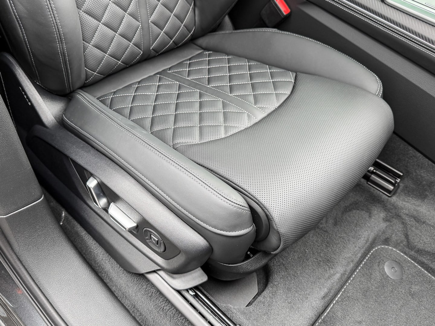Bild über Audi Q7 SUV S line business TDI quattro 210 kW tiptronic - für weitere Informationen kontaktieren Sie den Audi Partner
