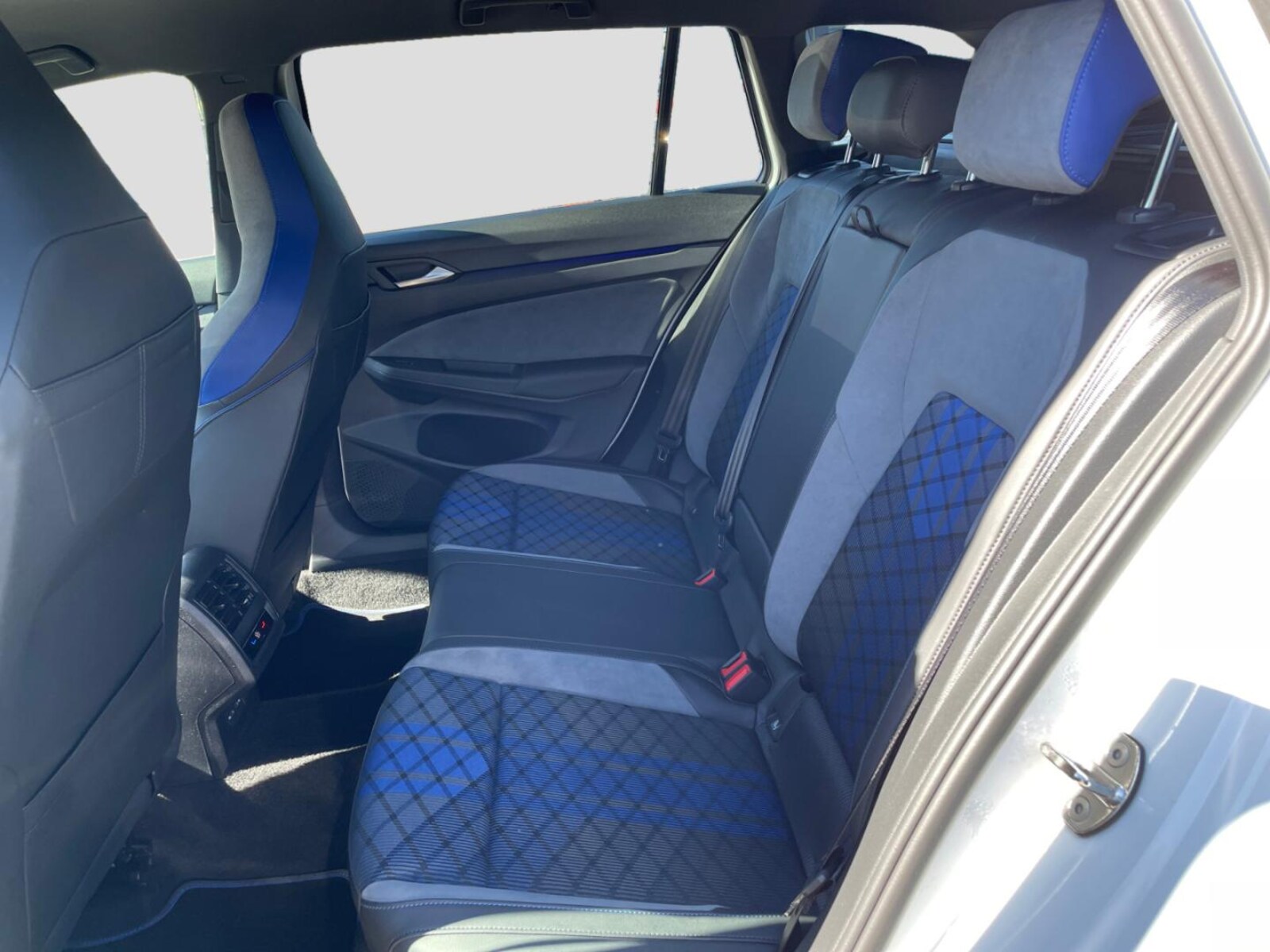 Volkswagen Golf Variant – Bild 9