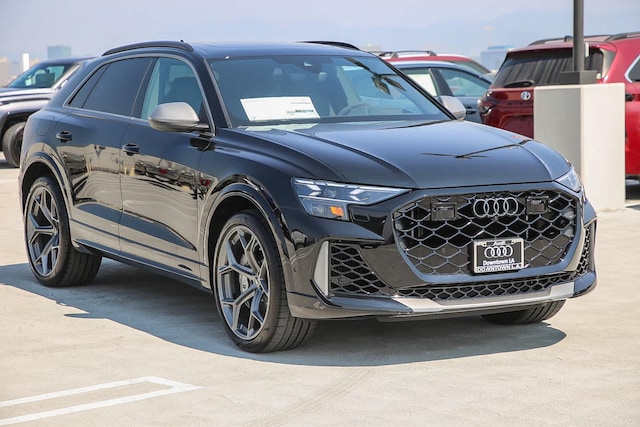 2025 Audi RS Q8 SUV performance