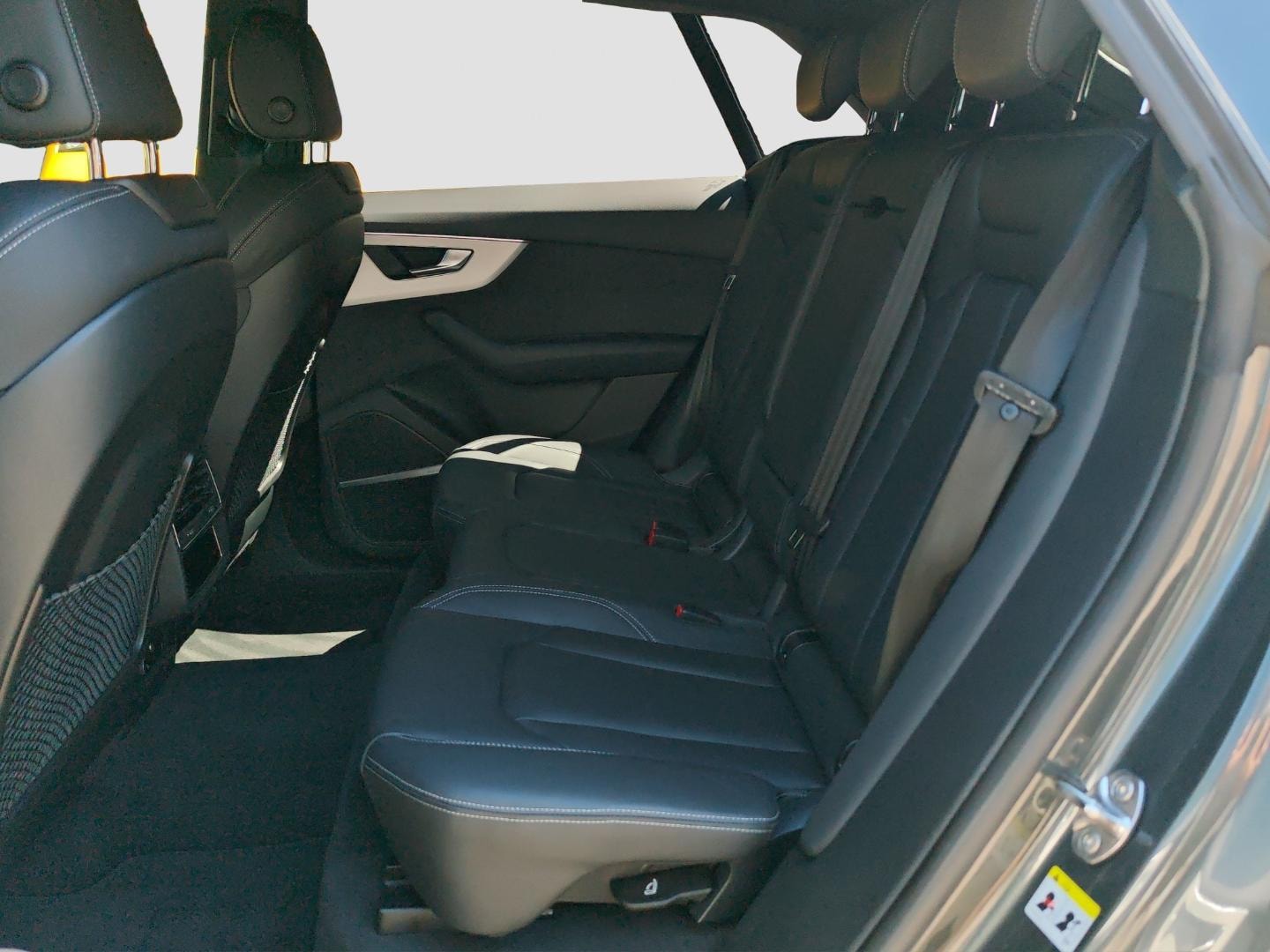Bild über Audi SQ8 TFSI quattro tiptronic - für weitere Informationen kontaktieren Sie den Audi Partner