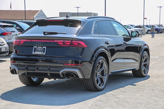 2025 Audi RS Q8 SUV performance