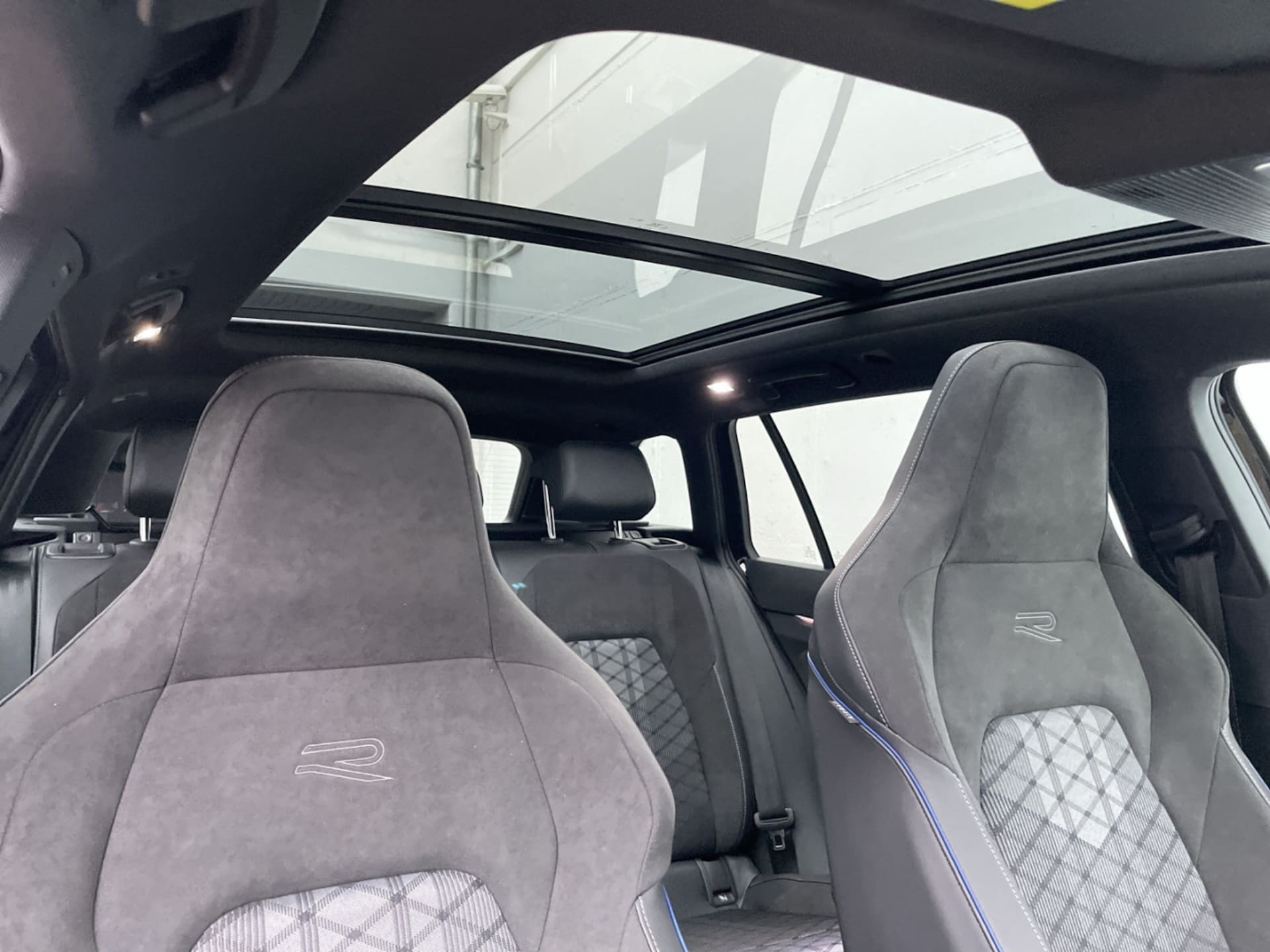 Volkswagen Golf Variant R-Line