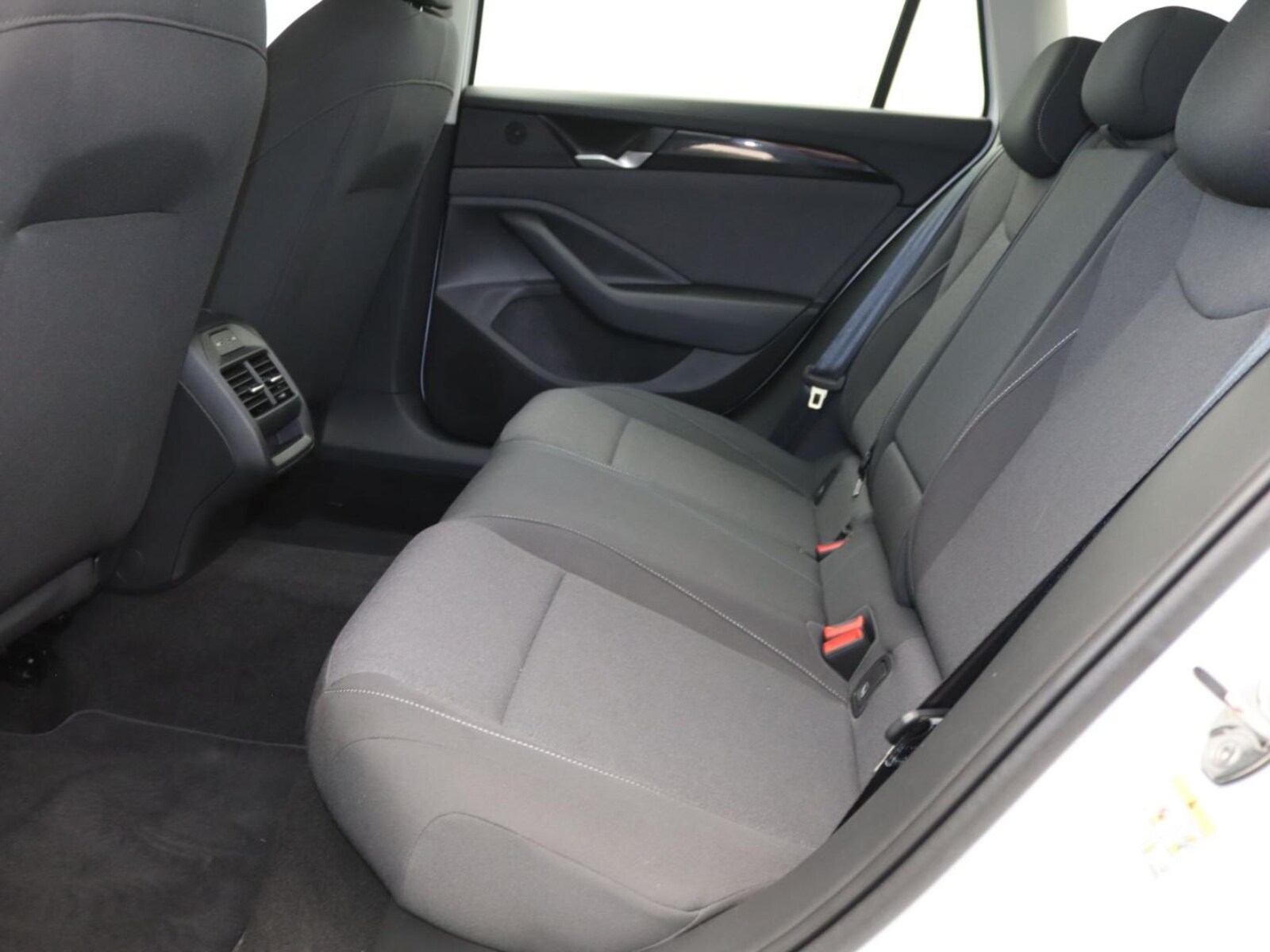 Volkswagen Passat – Bild 13