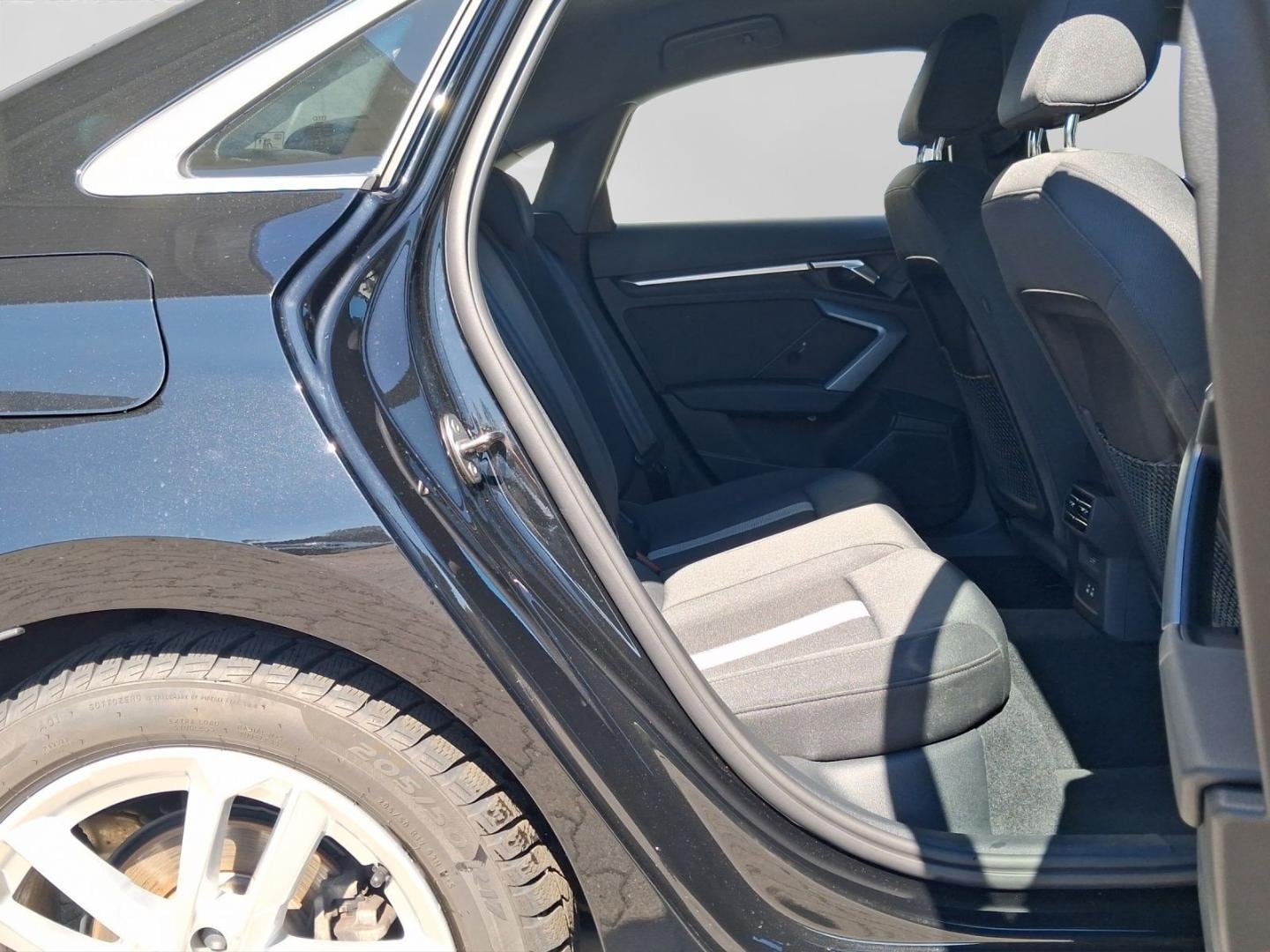 Bild über Audi A3 Limousine TDI S tronic - für weitere Informationen kontaktieren Sie den Audi Partner