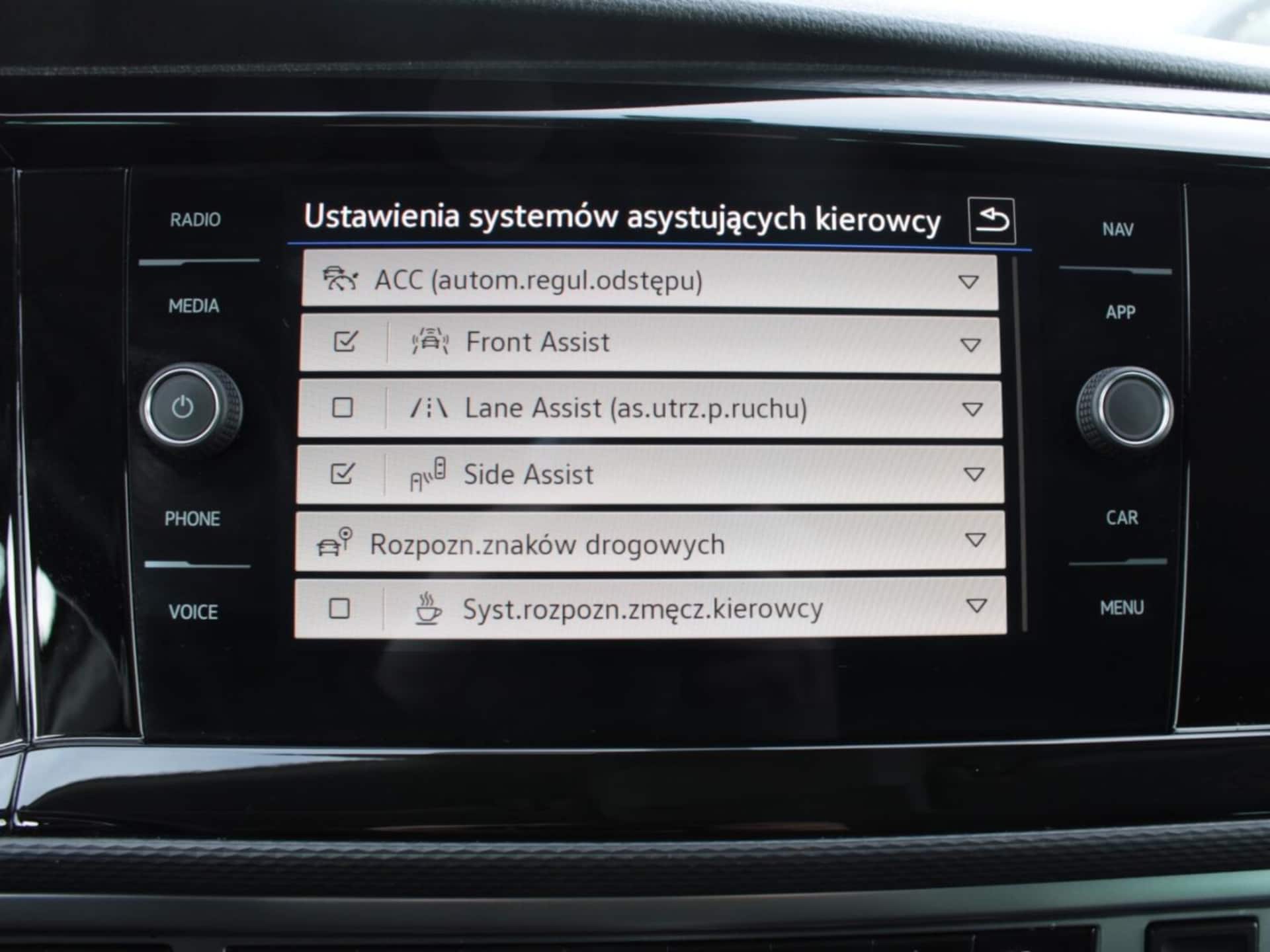 Volkswagen Caravelle 6.1 długi roztaw osi SE