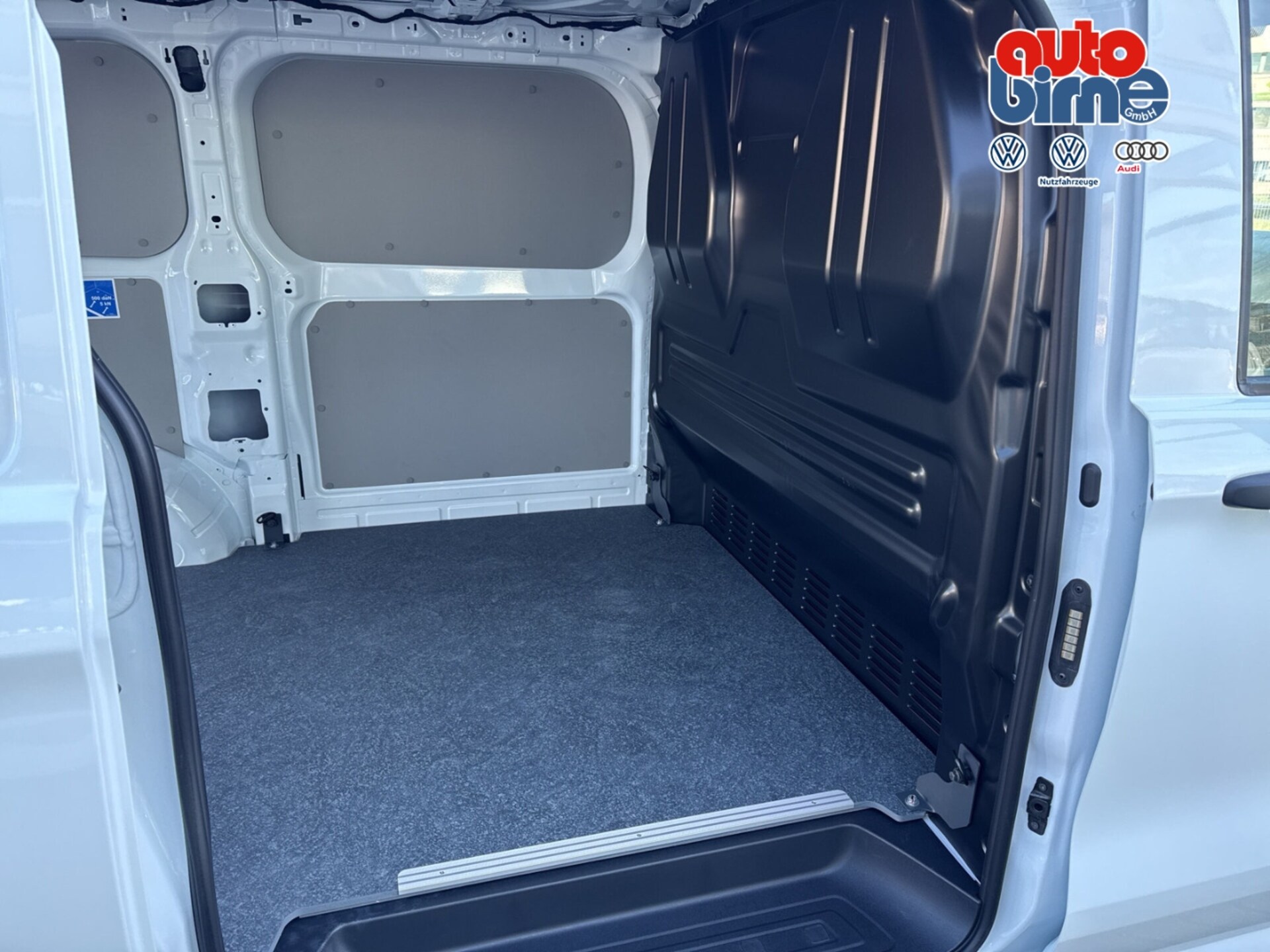 Volkswagen Transporter Kasten kurzer Radstand
