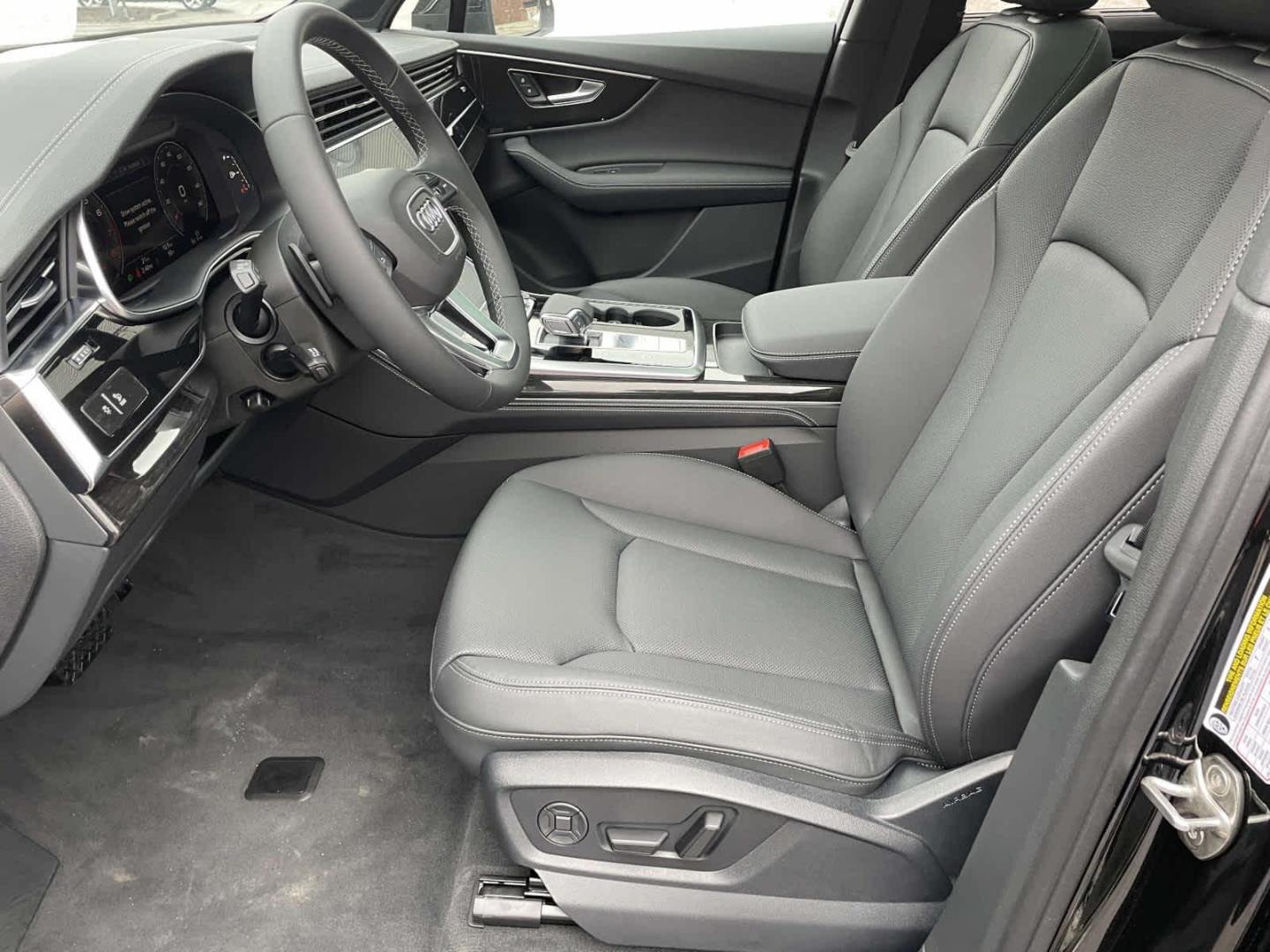 2025 Audi Q7 Premium Plus - Photo 15