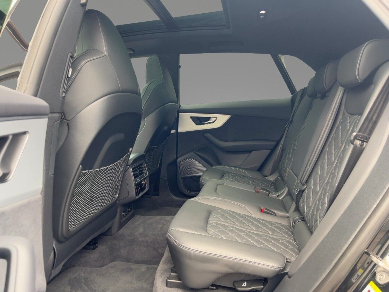 Audi SQ8 – Bild 8