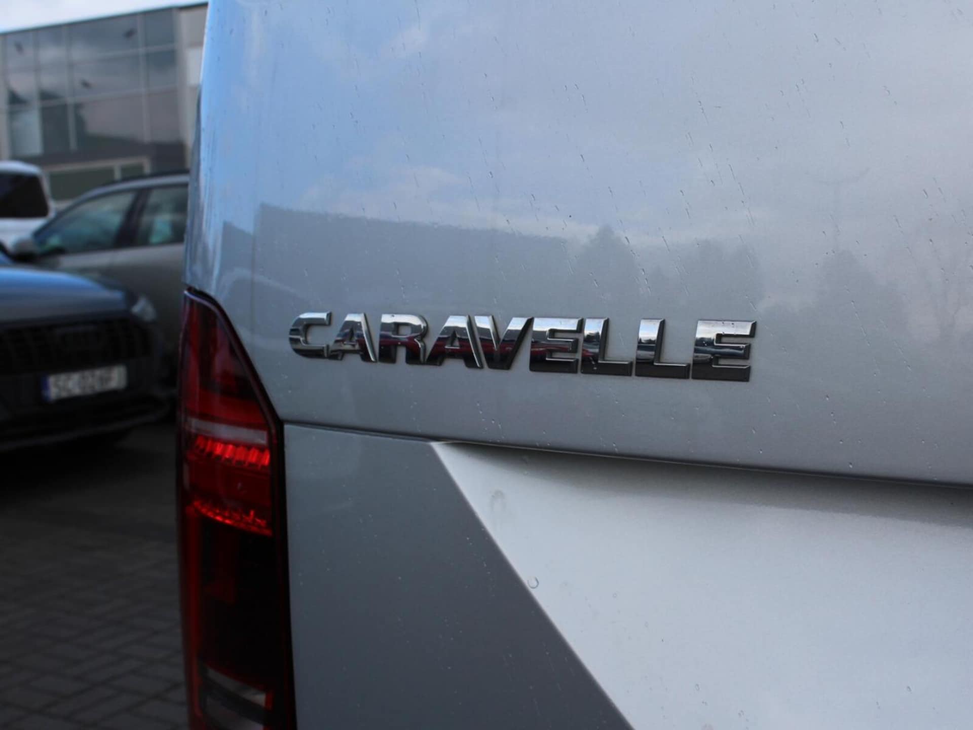 Volkswagen Caravelle 6.1 długi roztaw osi SE
