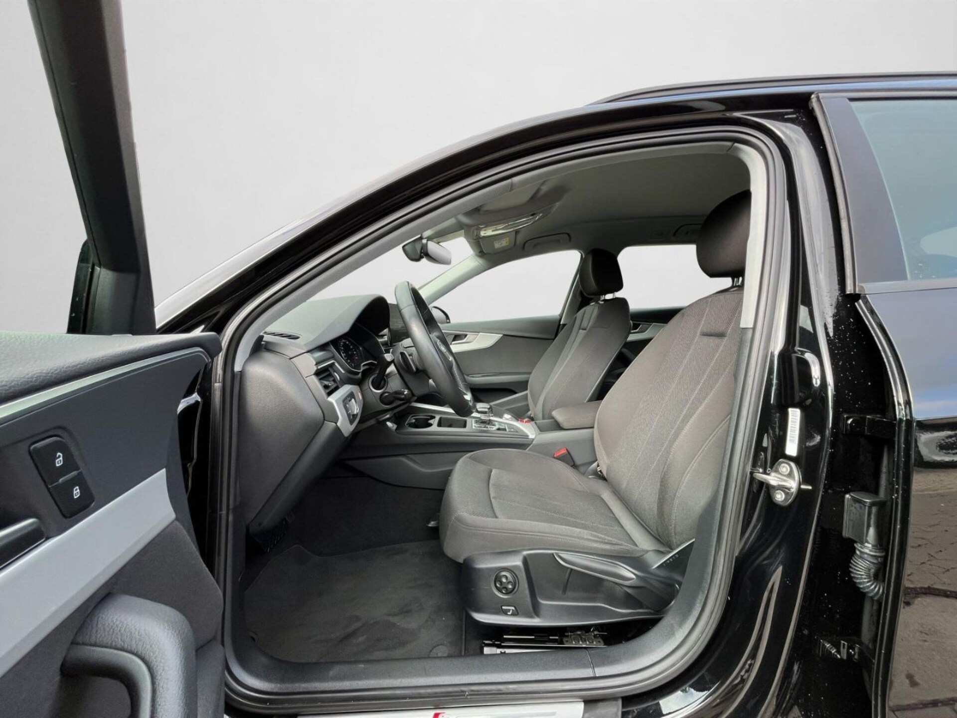 Audi A4 Avant S line