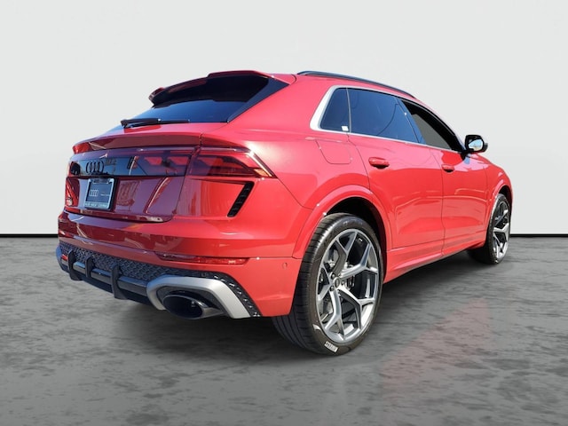 2025 Audi RS Q8 SUV performance