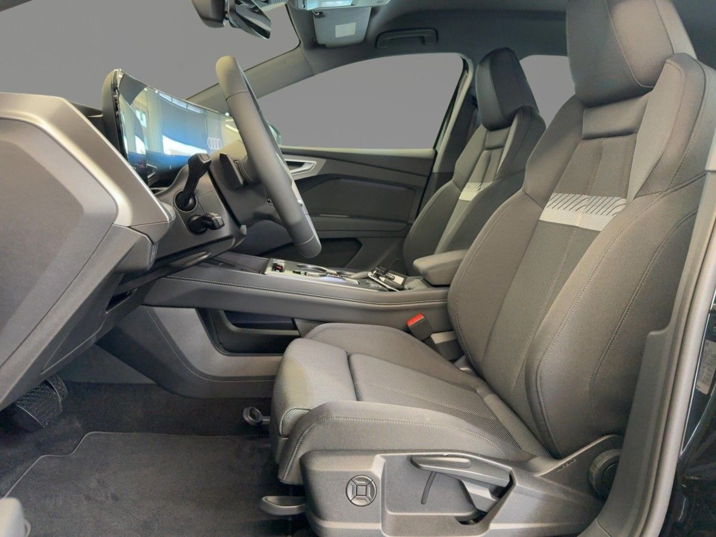 Bild über Audi Q4 SUV e-tron e-tron 150 kW - für weitere Informationen kontaktieren Sie den Audi Partner