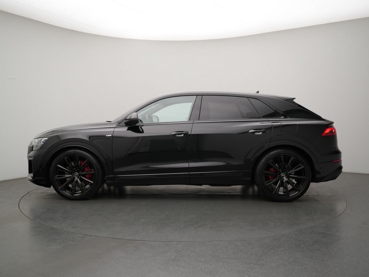 Bild über Audi Q8 SUV TFSI e S line business TFSI e quattro 360 kW tiptronic - für weitere Informationen kontaktieren Sie den Audi Partner
