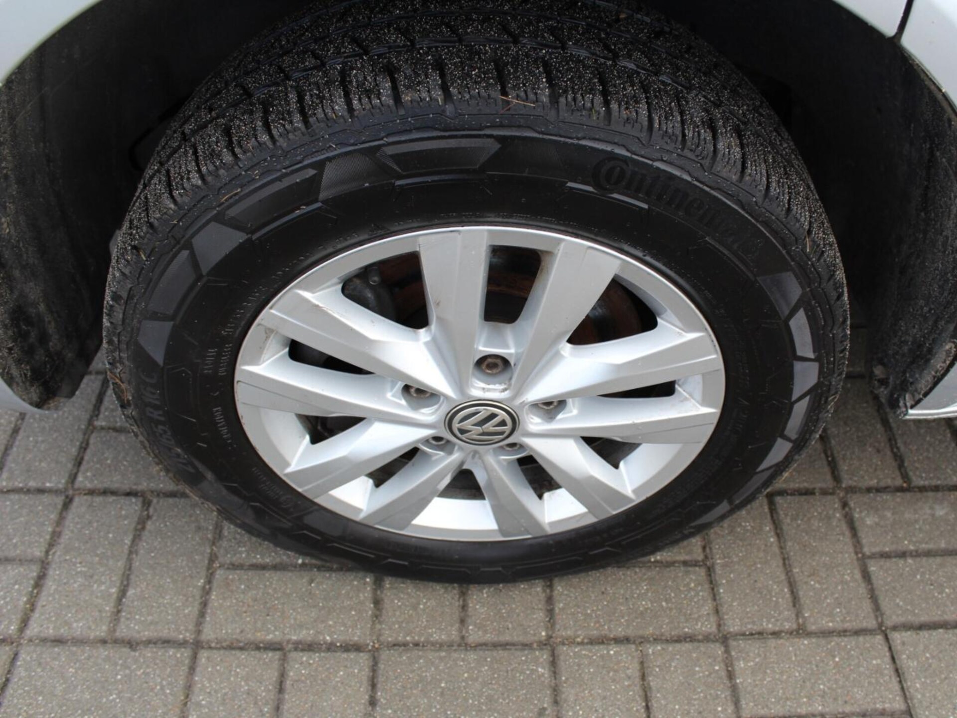 Volkswagen Caravelle 6.1 długi roztaw osi SE