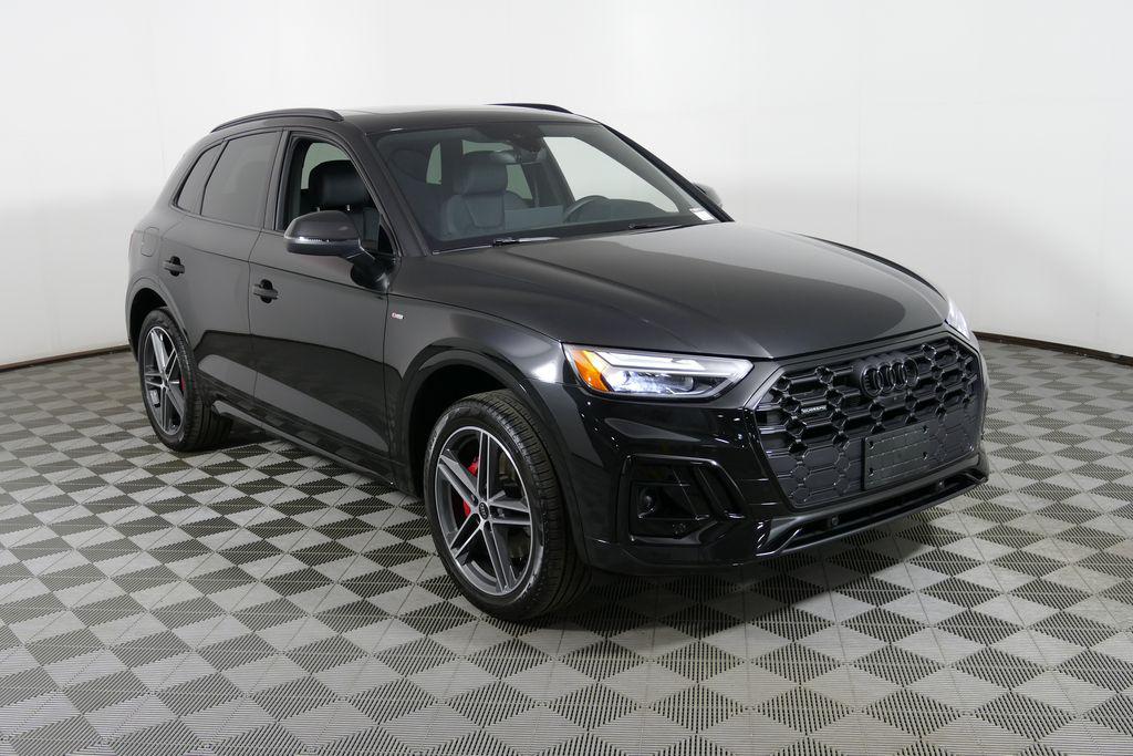 2024 Audi Q5 55 e Premium Plus's photo