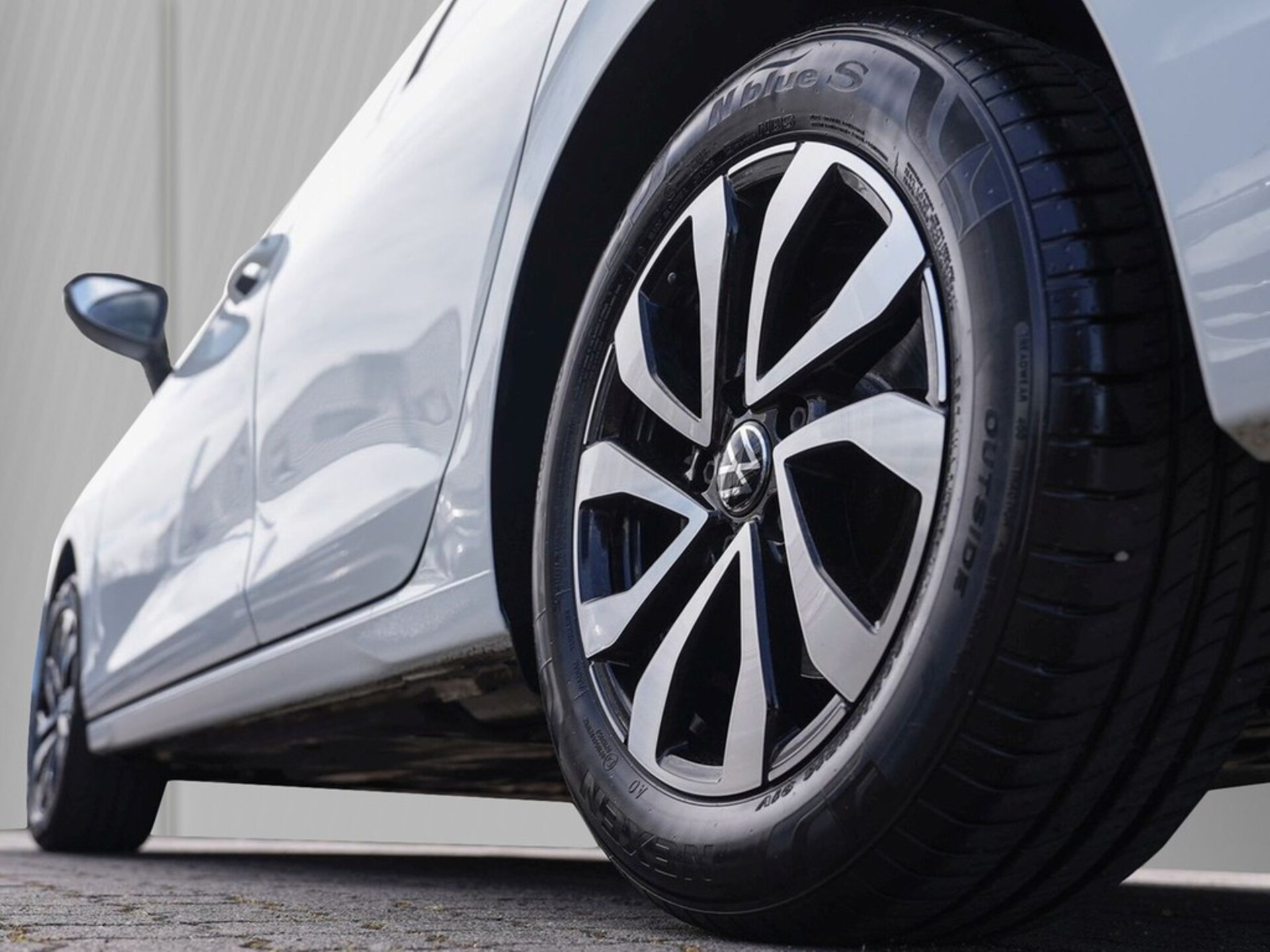 Volkswagen Golf Active
