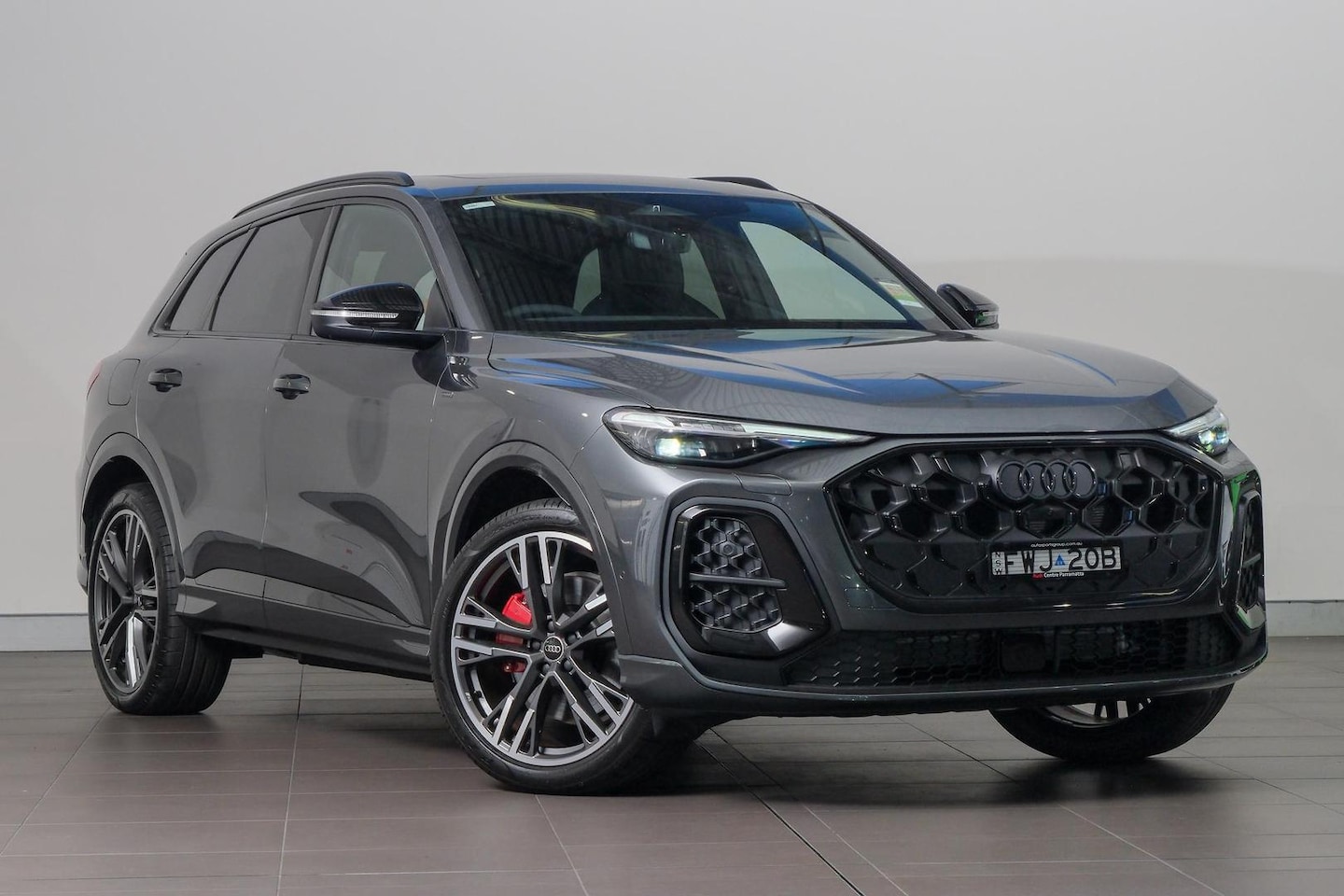 Image about Audi Q5 SUV e-hybrid quattro S tronic