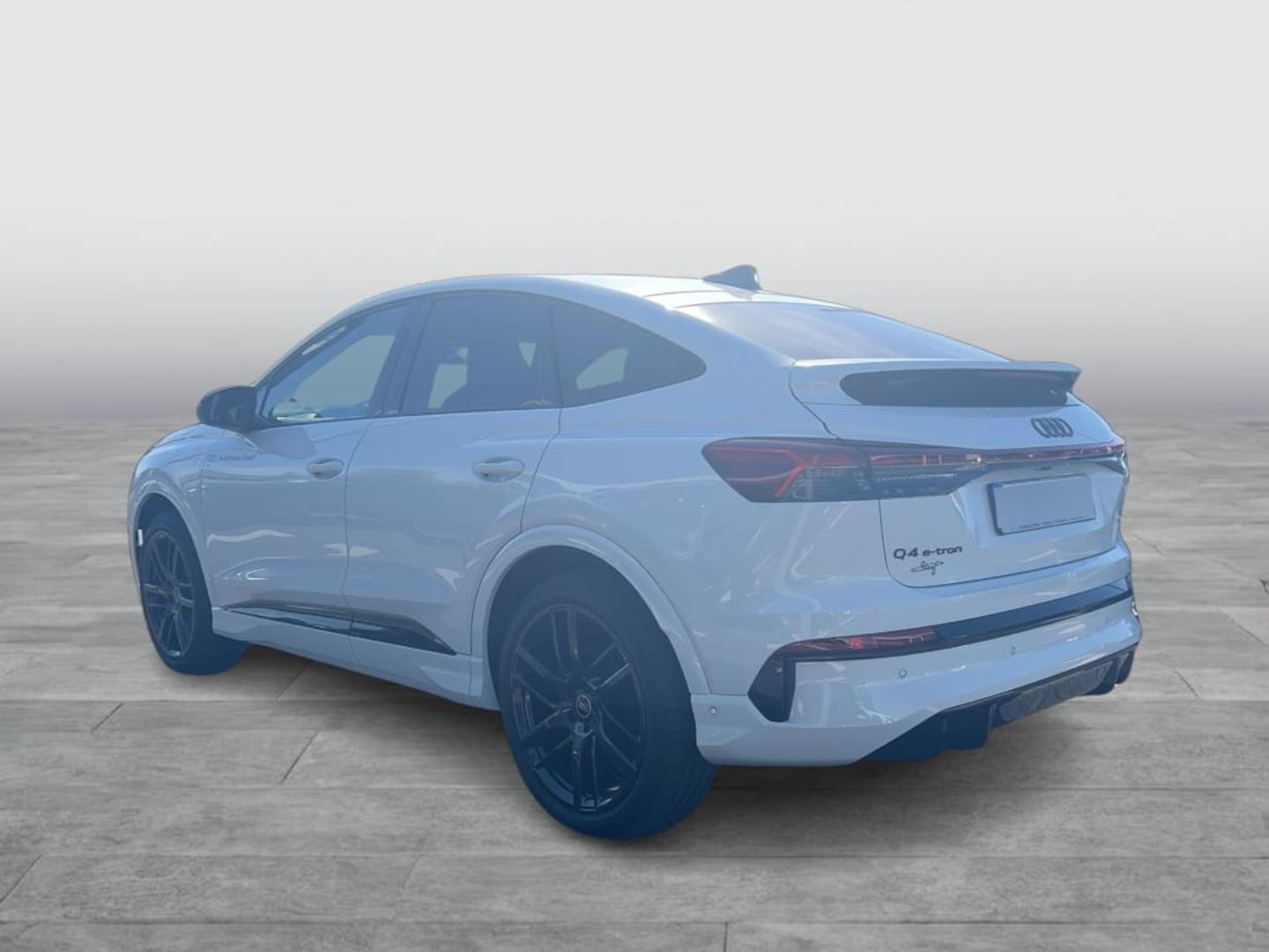 Bild über Audi Q4 Sportback e-tron e-tron quattro 220 kW - für weitere Informationen kontaktieren Sie den Audi Partner