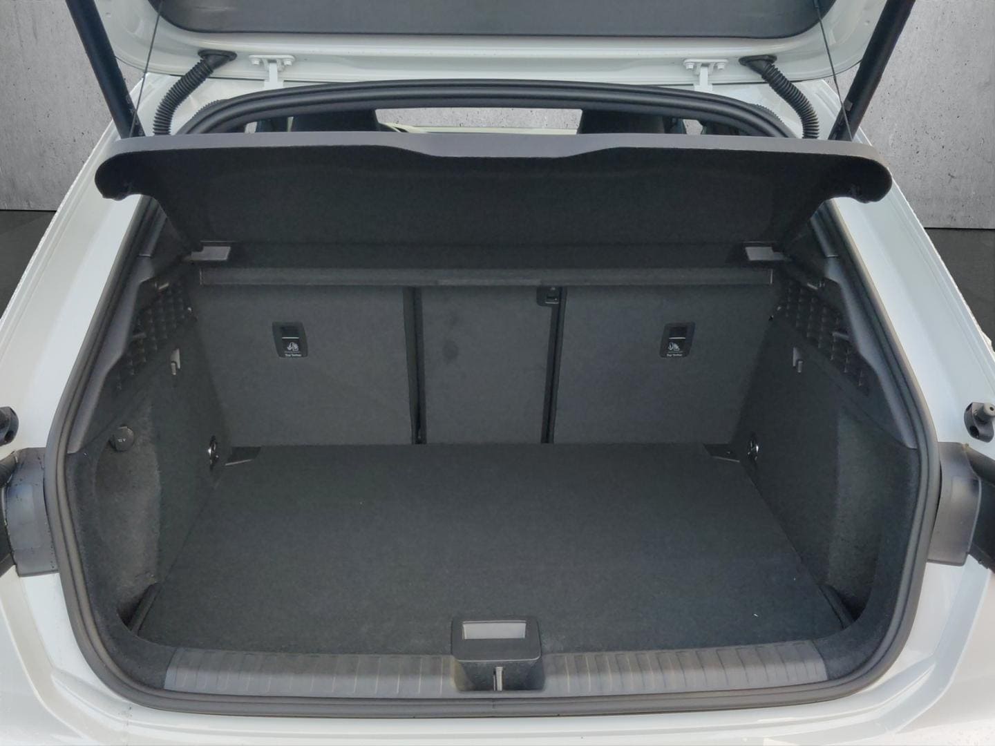 Bild über Audi A3 Sportback S line 35 TFSI S tronic - für weitere Informationen kontaktieren Sie den Audi Partner
