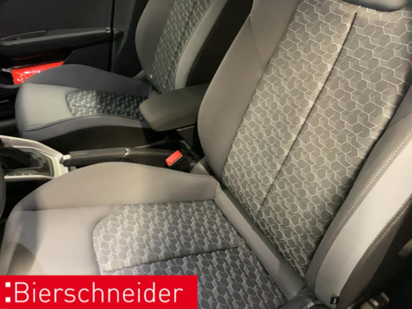 Bild über Audi A1 Sportback S line 40 TFSI S tronic - für weitere Informationen kontaktieren Sie den Audi Partner