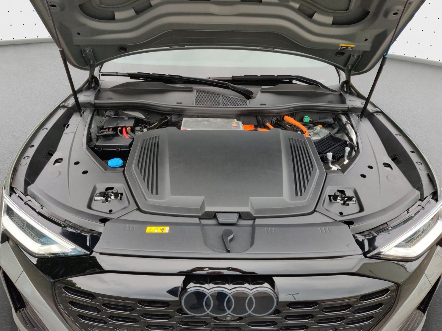Image about Audi Q8 Sportback e-tron S line 55 e-tron quattro 300 kW