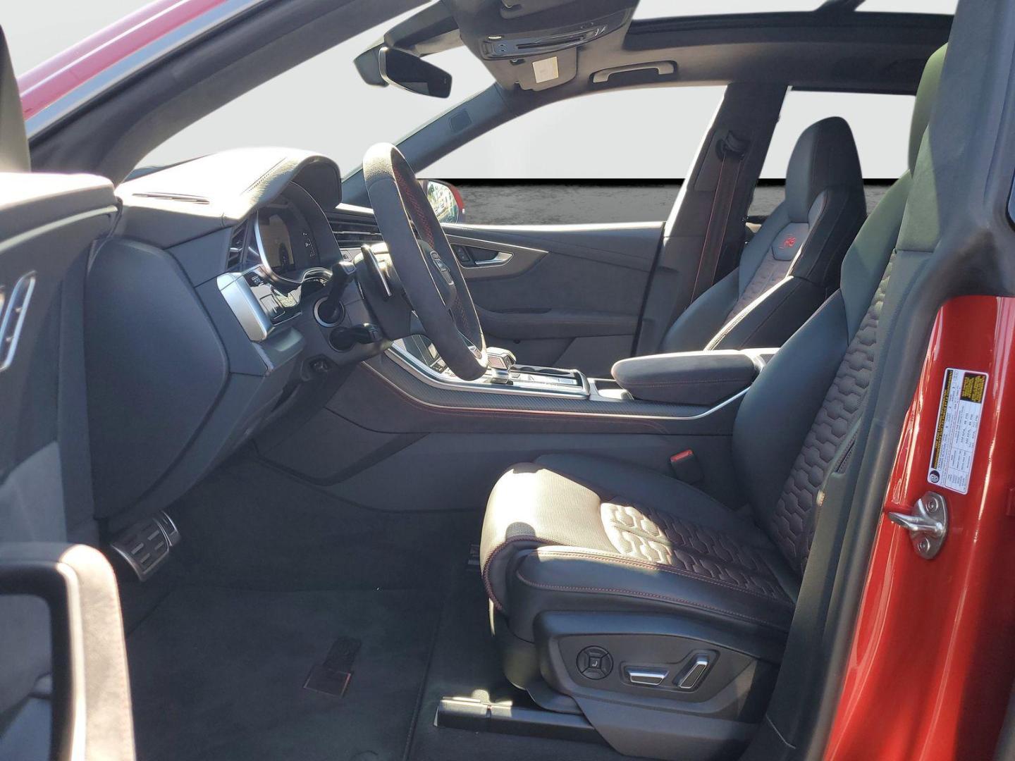 2025 Audi RS Q8 Base - Photo 19