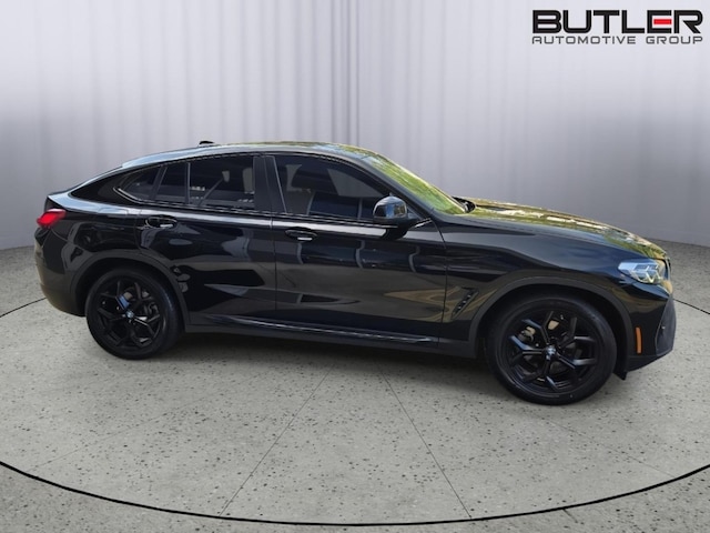 2022 BMW X4