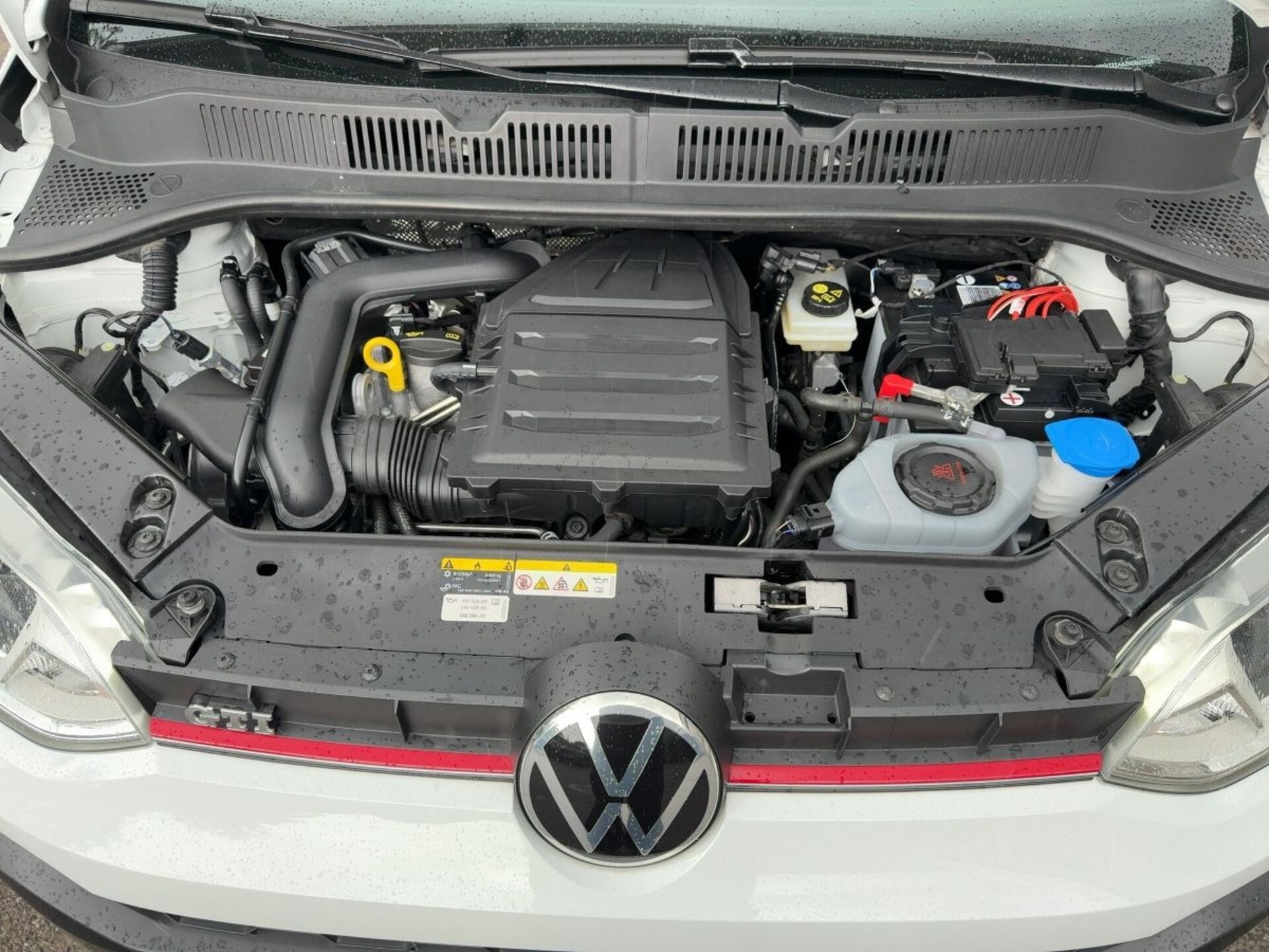 Volkswagen up! GTI