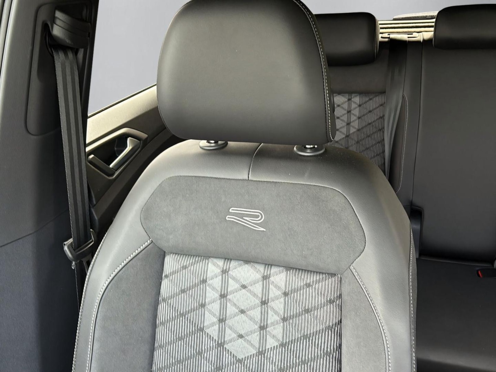 Volkswagen T-Cross – Bild 18