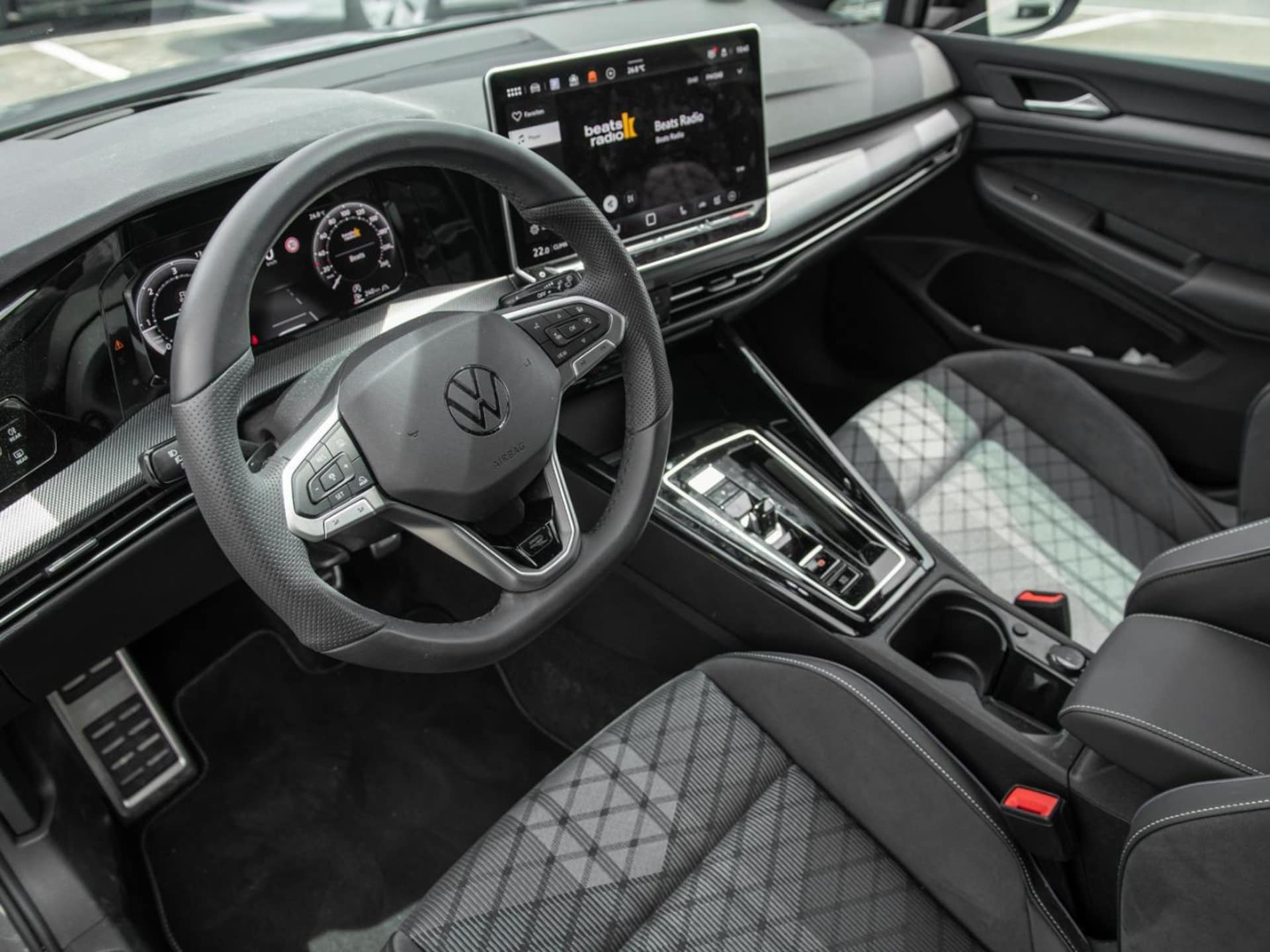 Volkswagen Golf R-Line