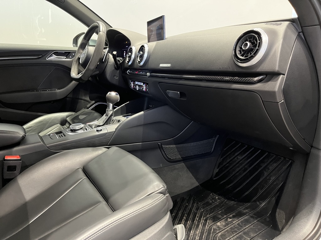 Bild som visar Audi RS 3 Sportback RS 3 Sportback 2.5 TFSI quattro 400 hk S tronic - för mer information kontakta din Audi Partner